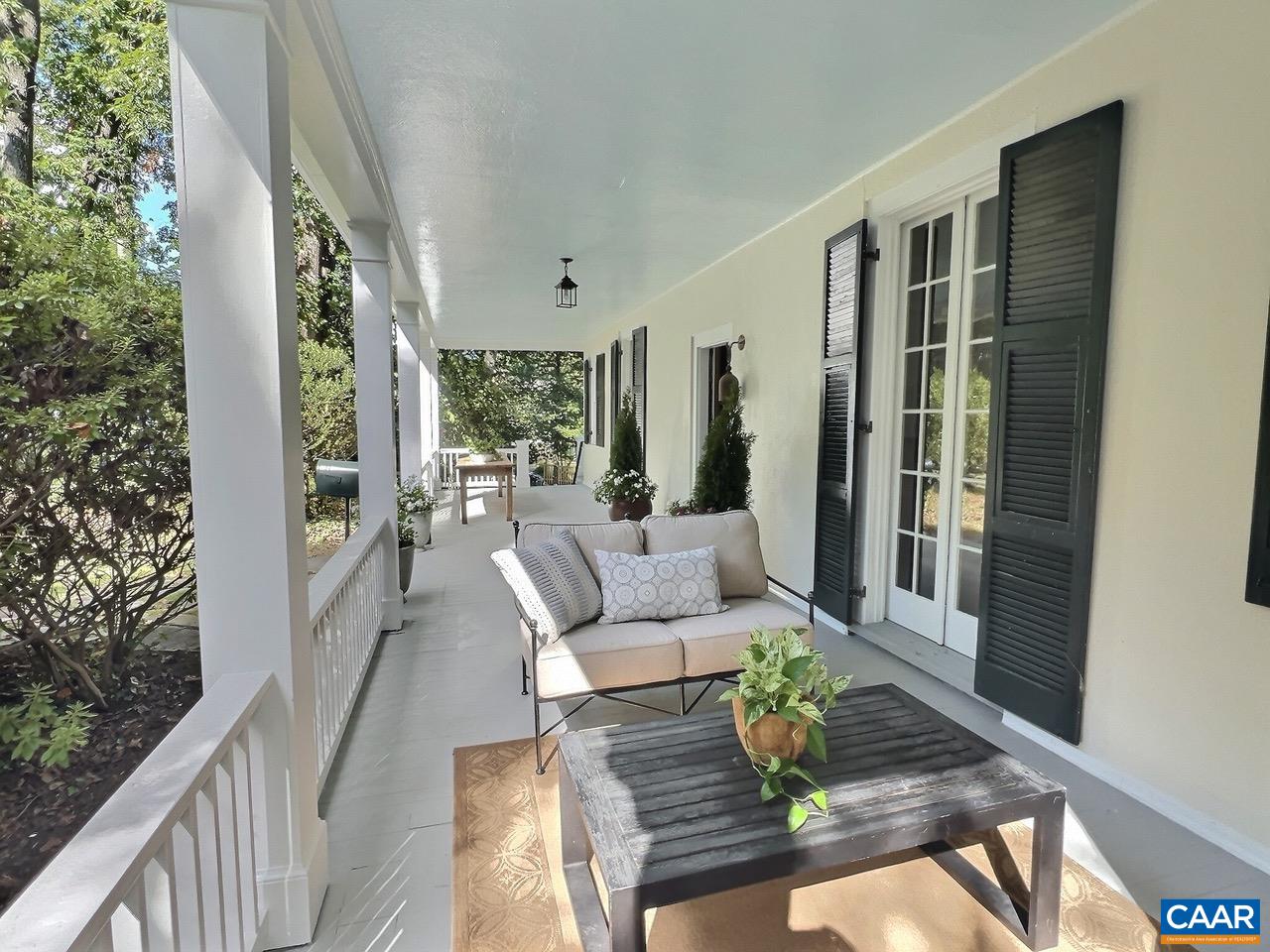 1326 RUGBY RD