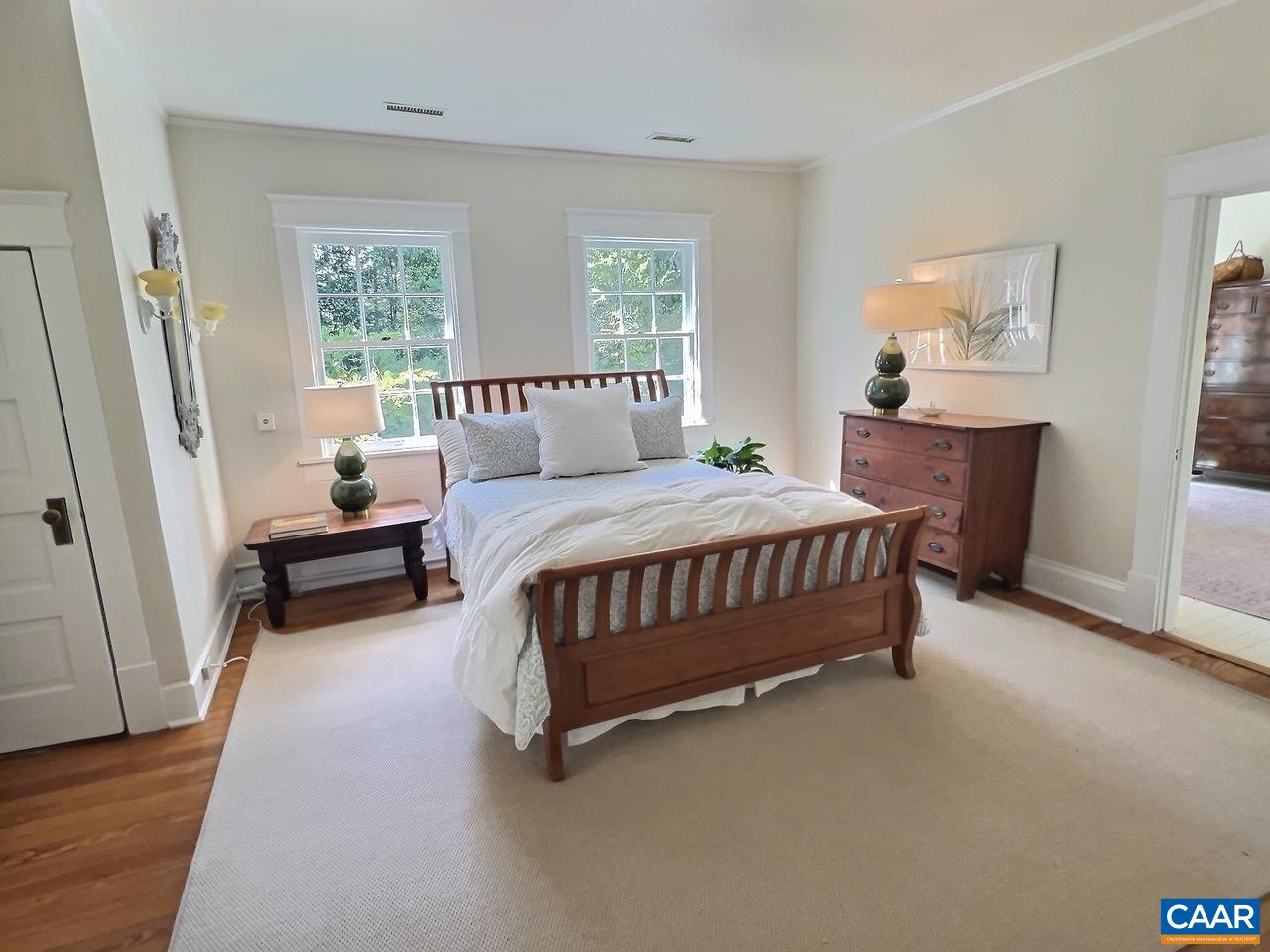 1326 RUGBY RD