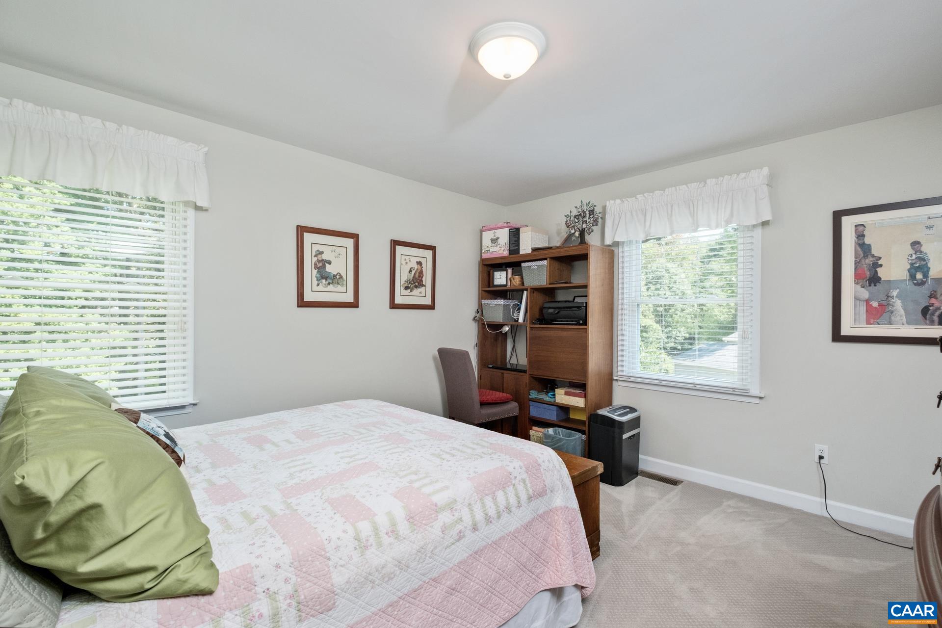 162 ROLLING HILLS RD