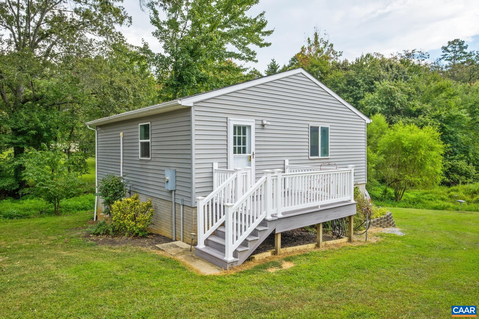 162 ROLLING HILLS RD