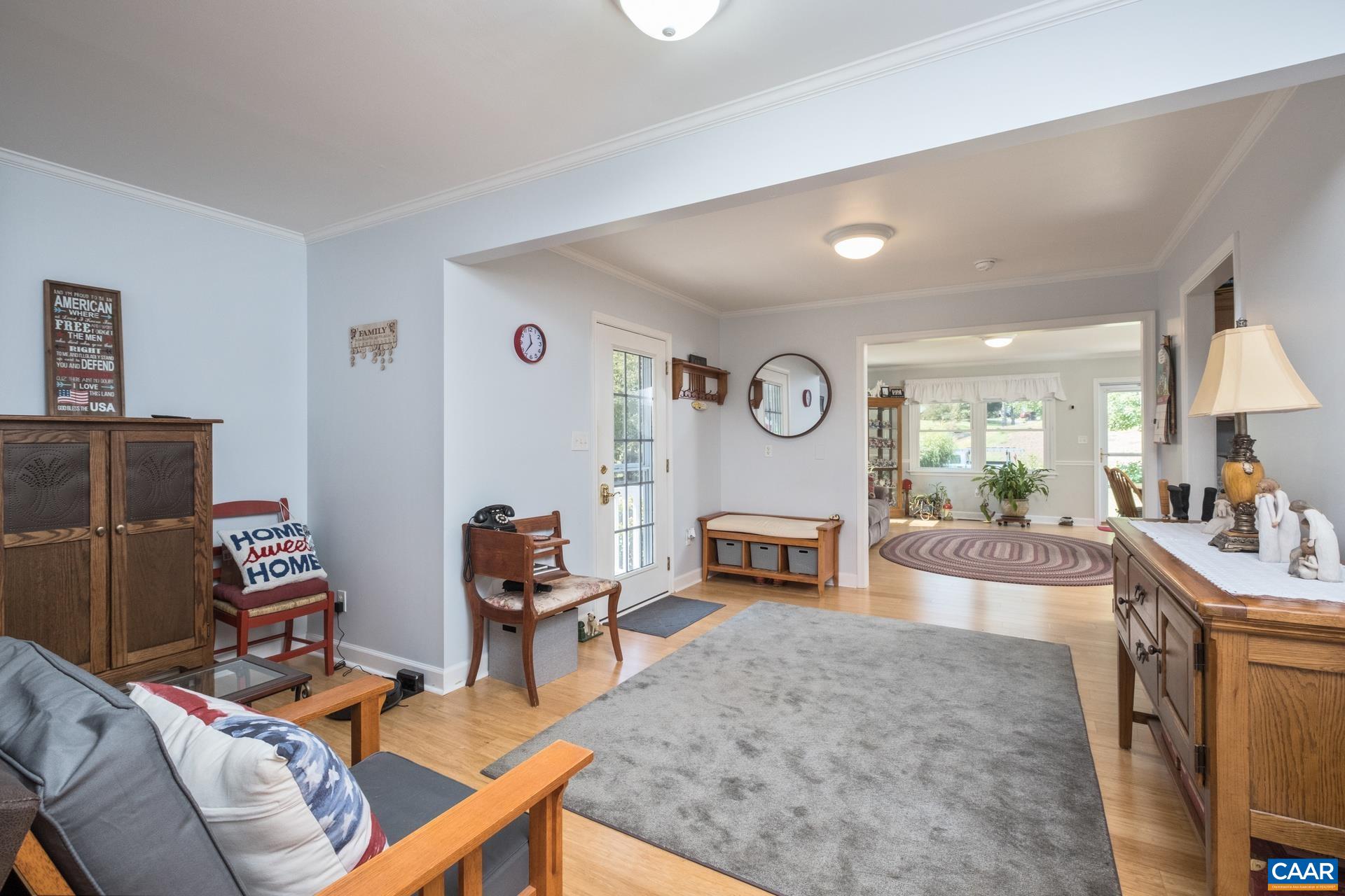 162 ROLLING HILLS RD