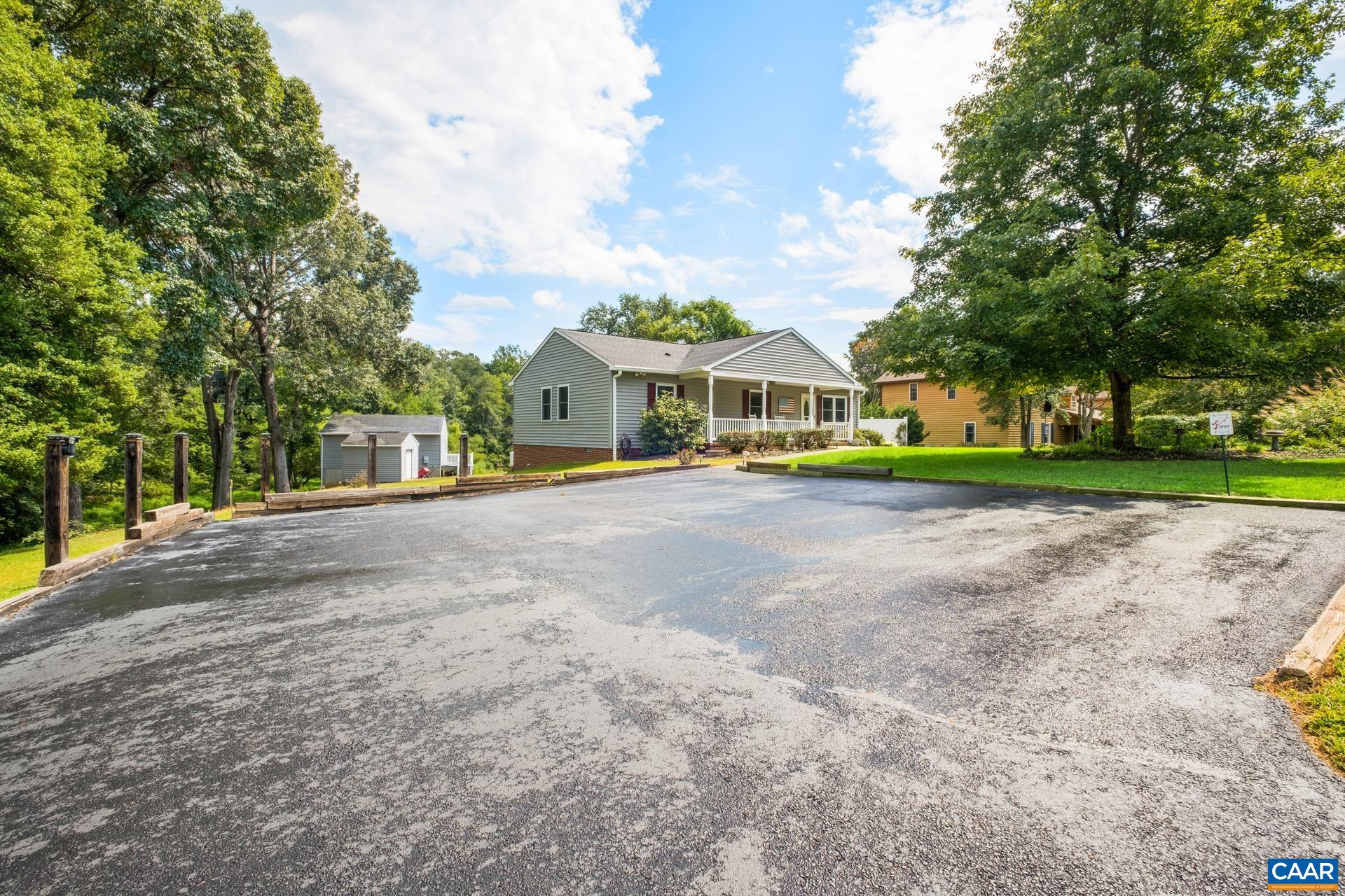 162 ROLLING HILLS RD