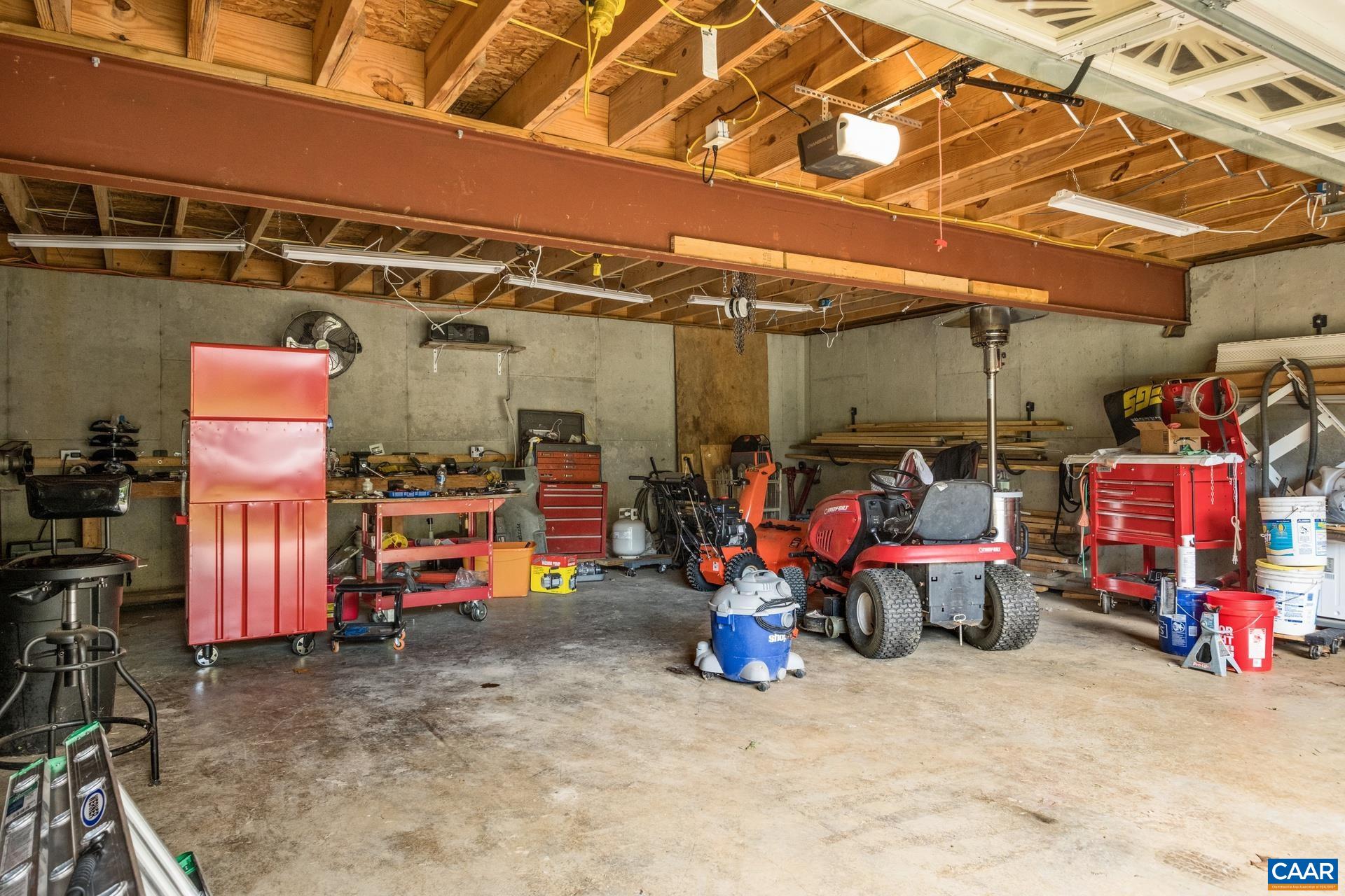 162 ROLLING HILLS RD