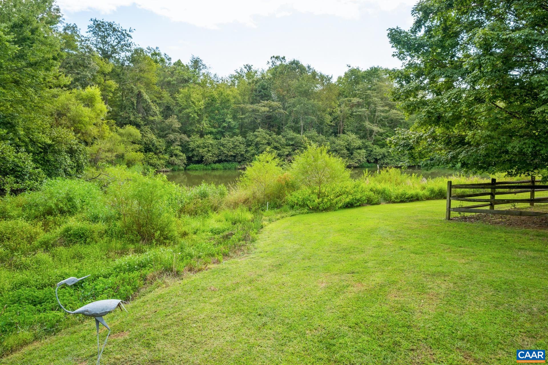 162 ROLLING HILLS RD