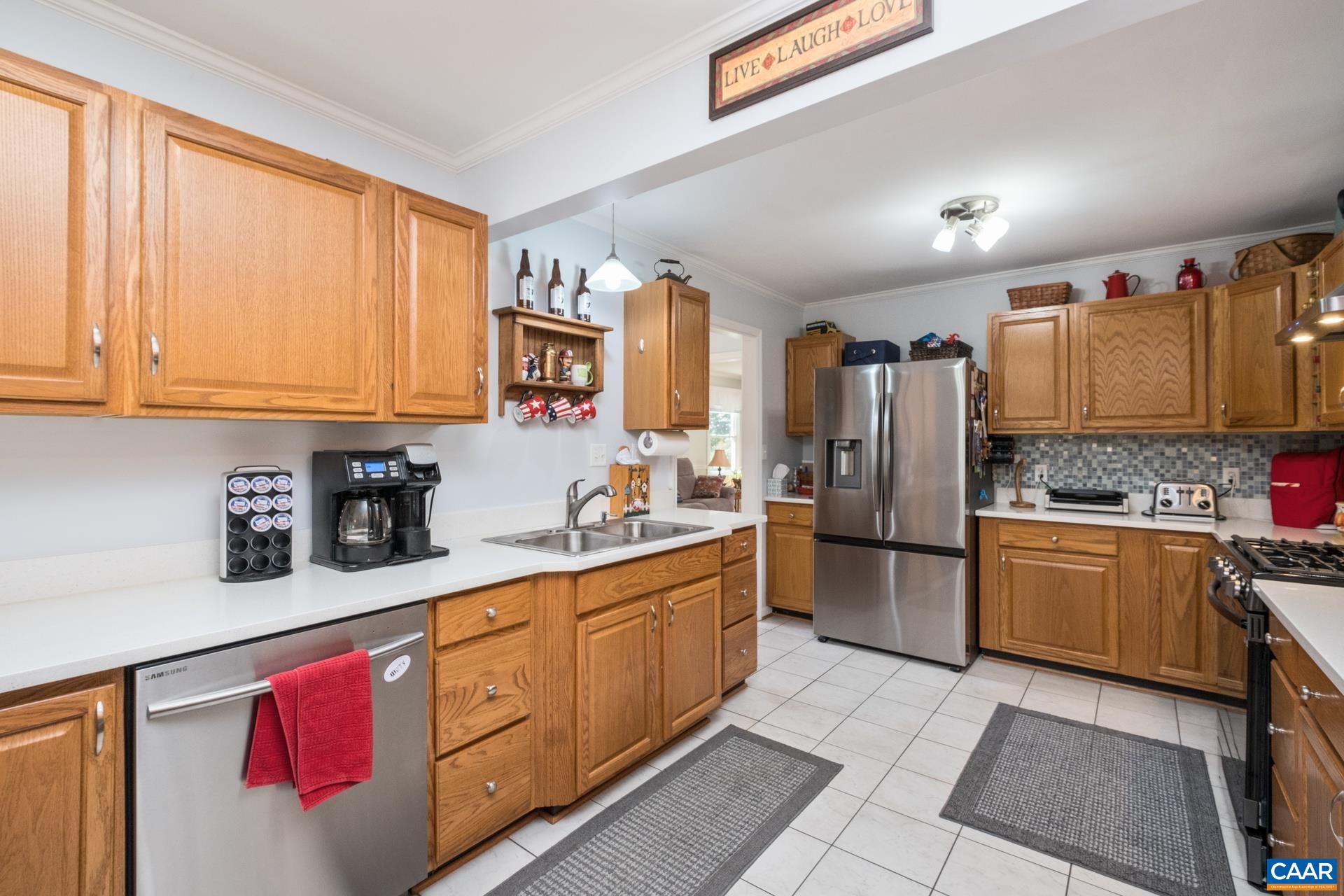 162 ROLLING HILLS RD