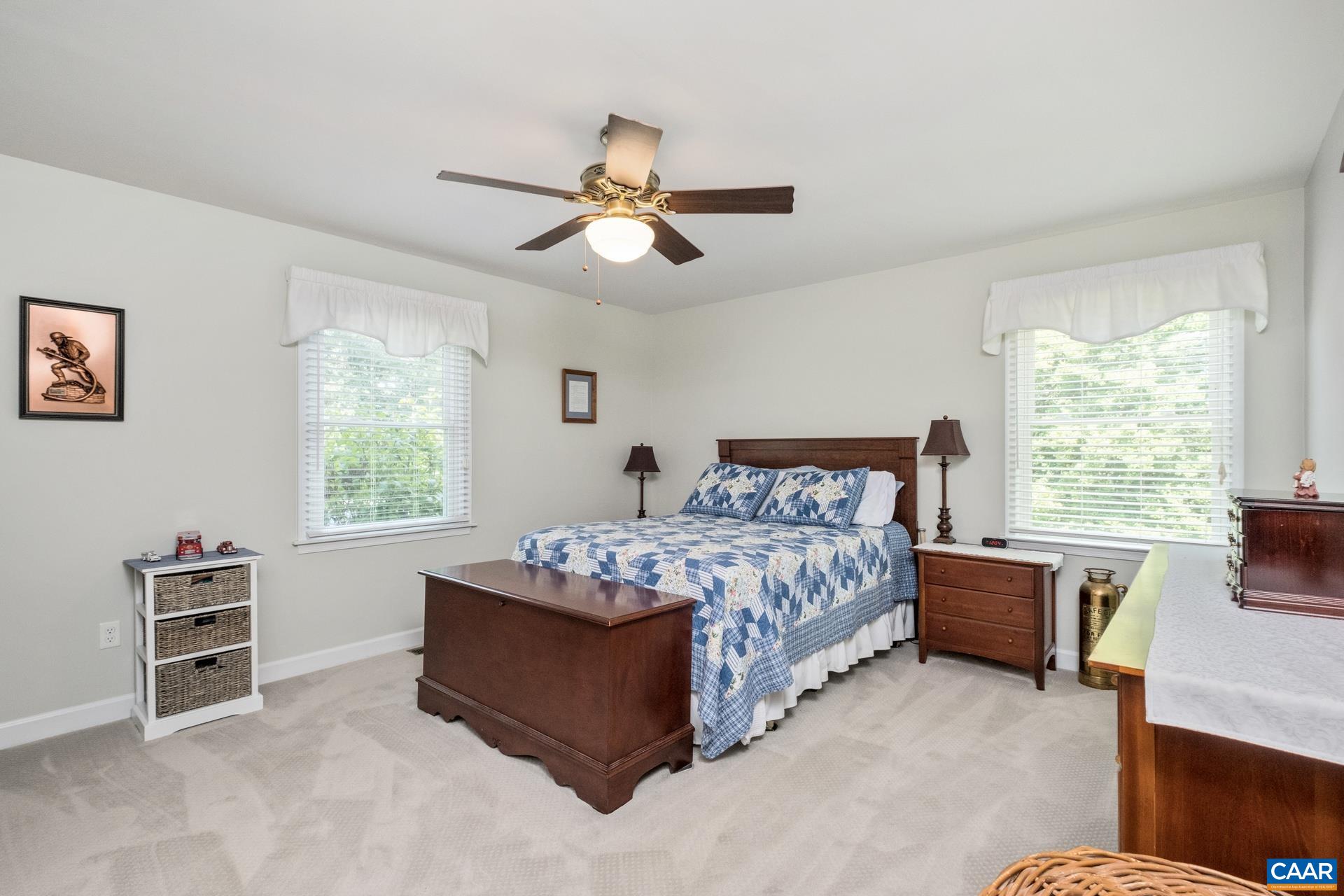 162 ROLLING HILLS RD