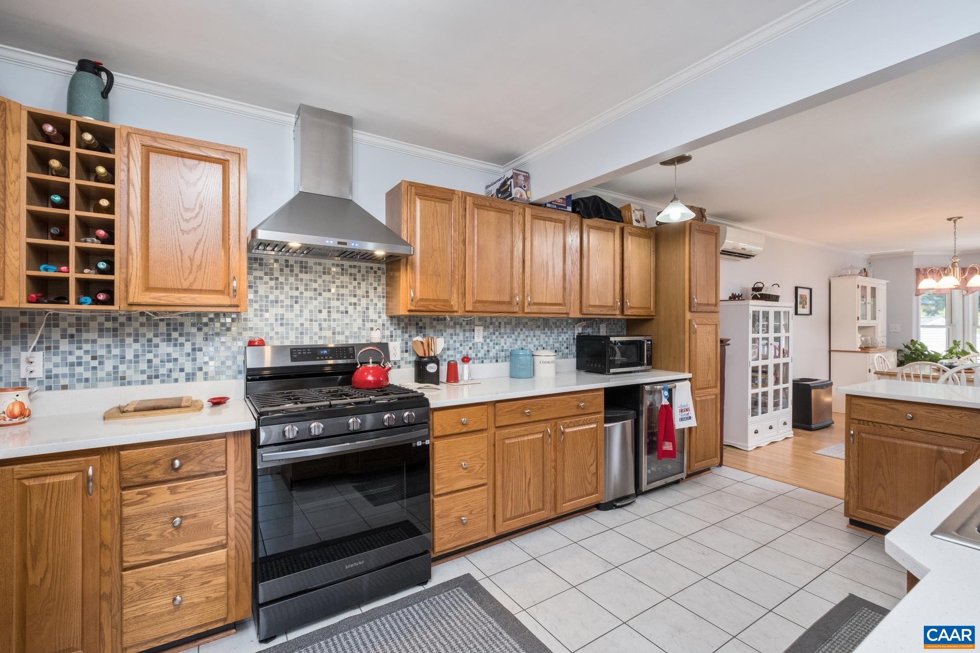 162 ROLLING HILLS RD