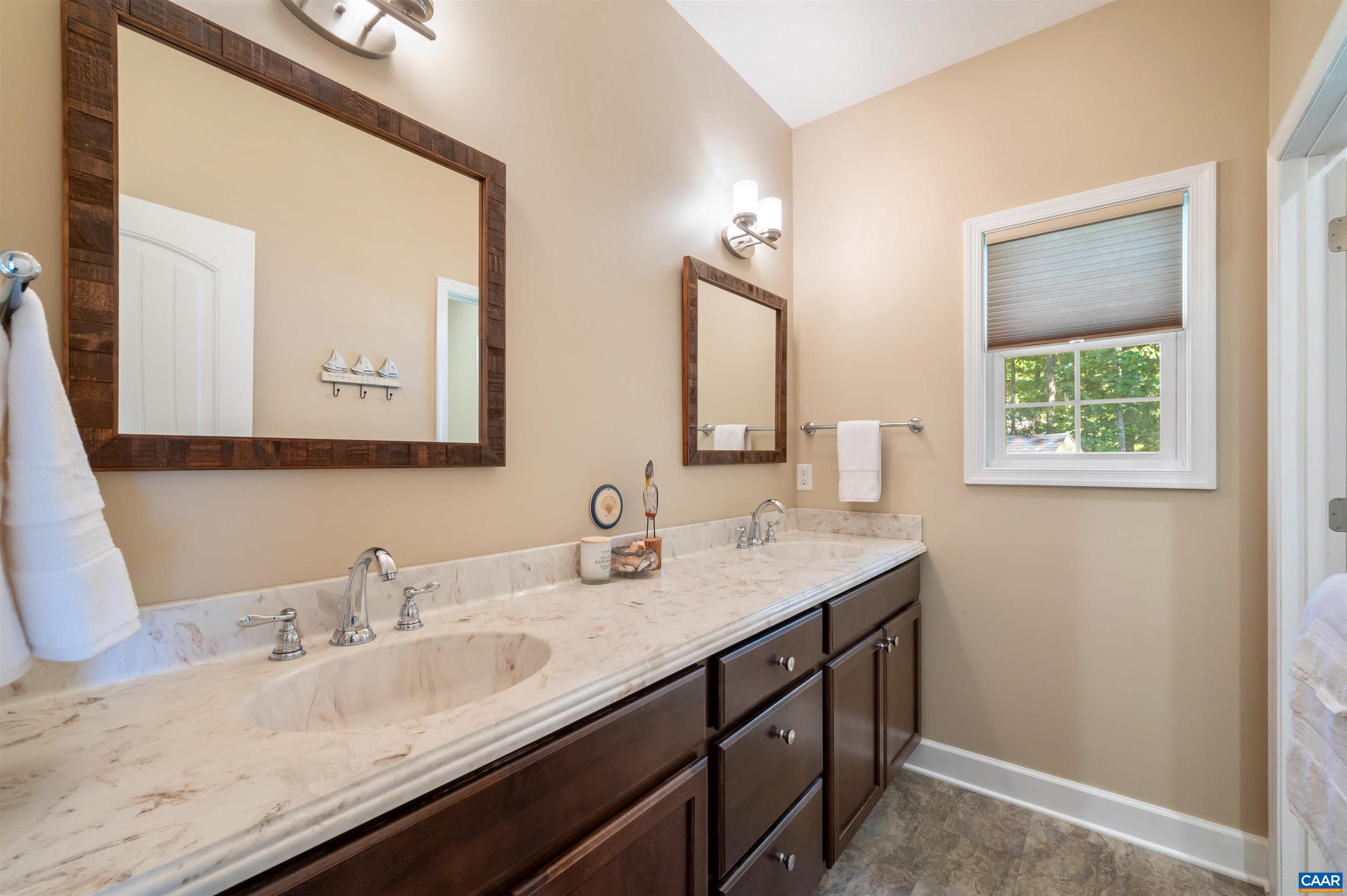 184 WALNUT VIEW DR