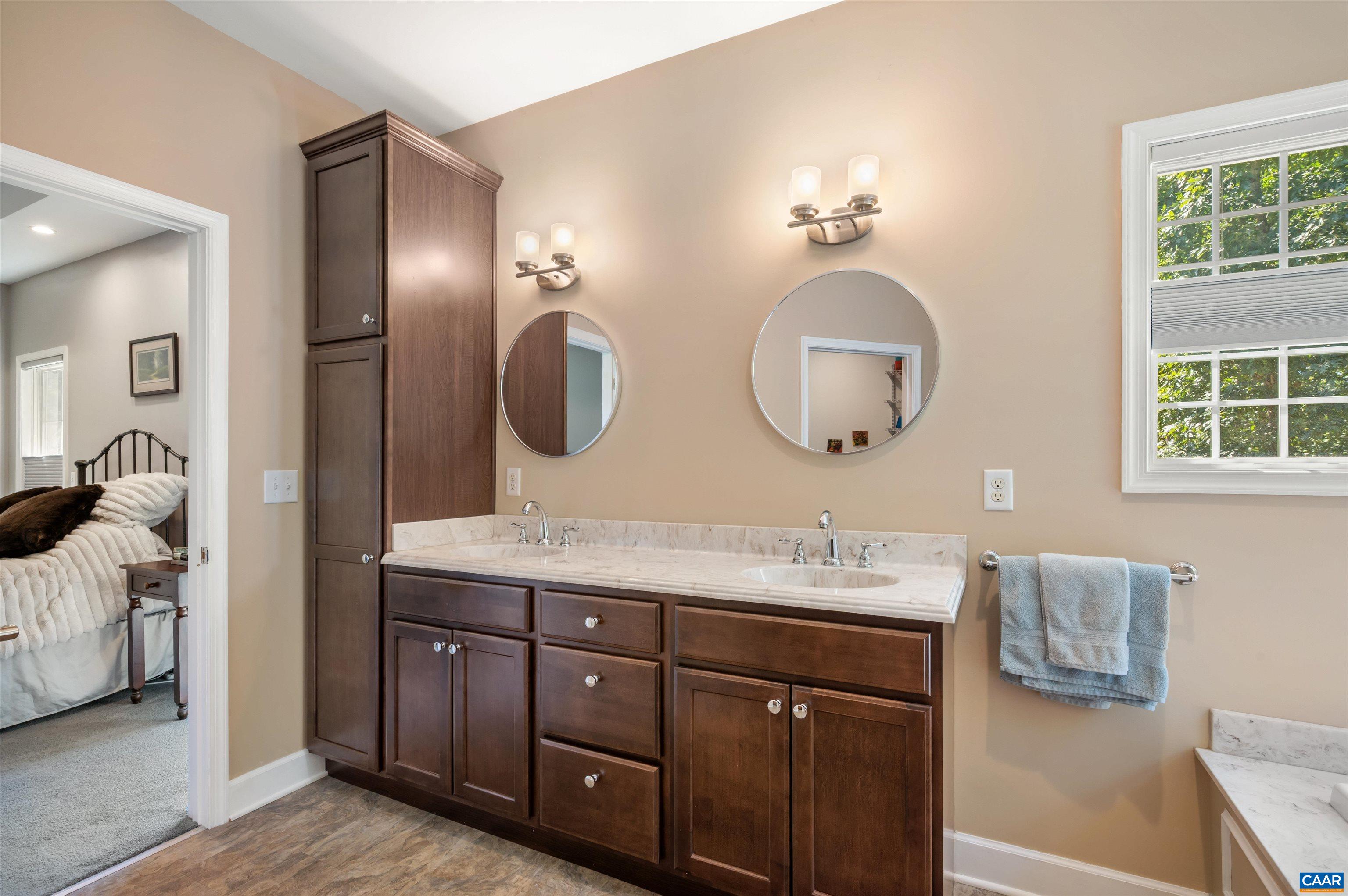 184 WALNUT VIEW DR