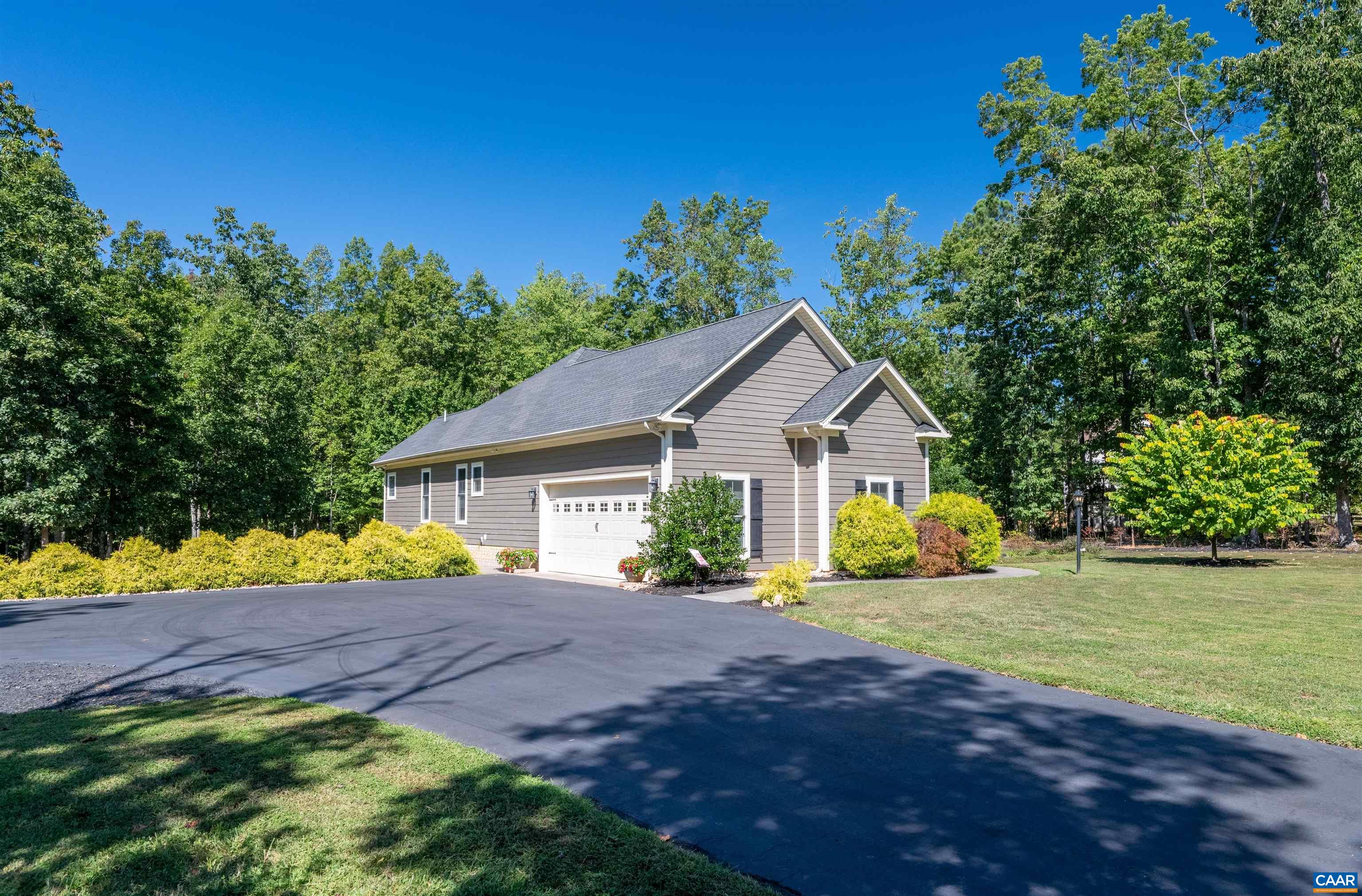 184 WALNUT VIEW DR