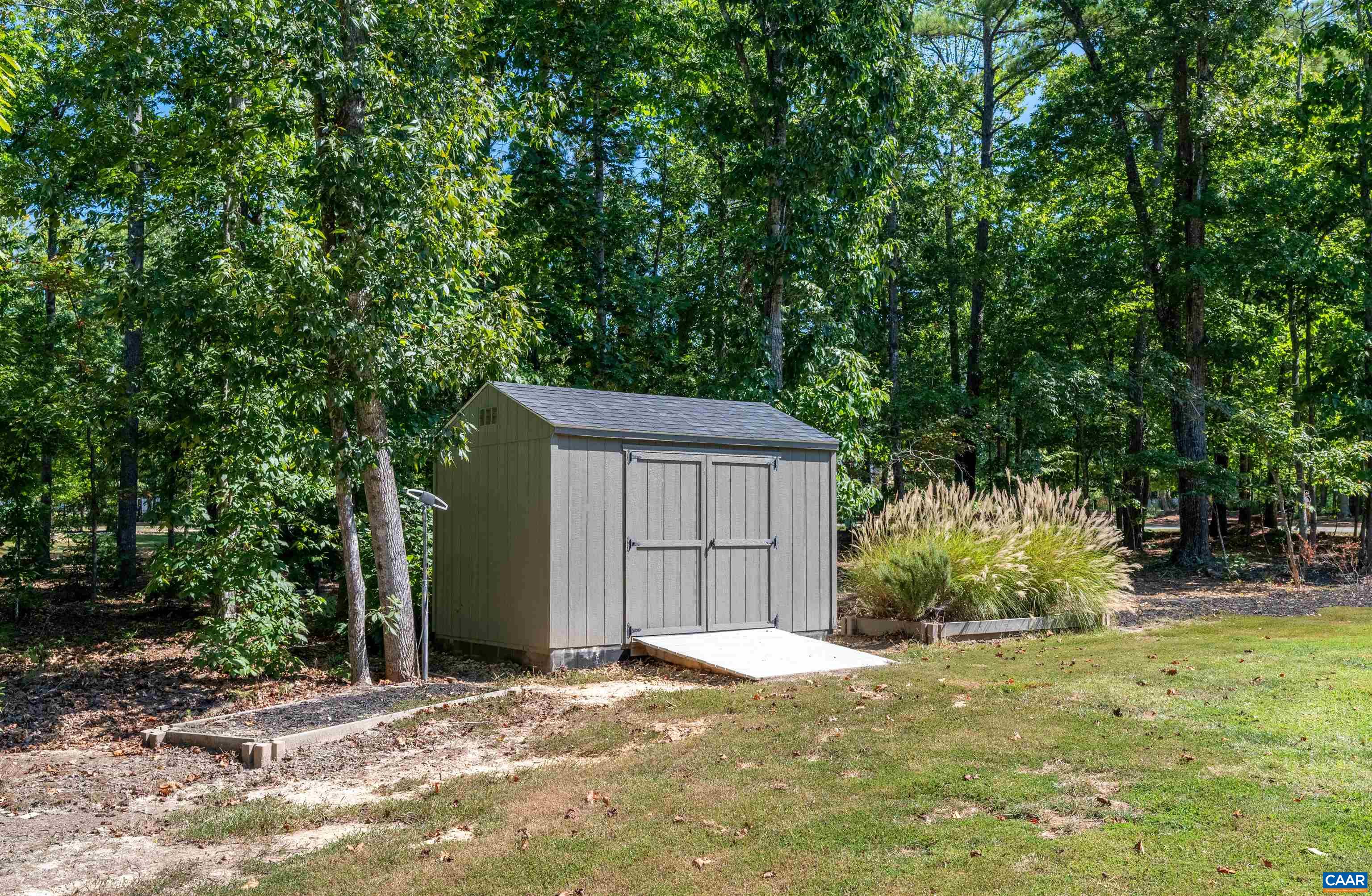 184 WALNUT VIEW DR