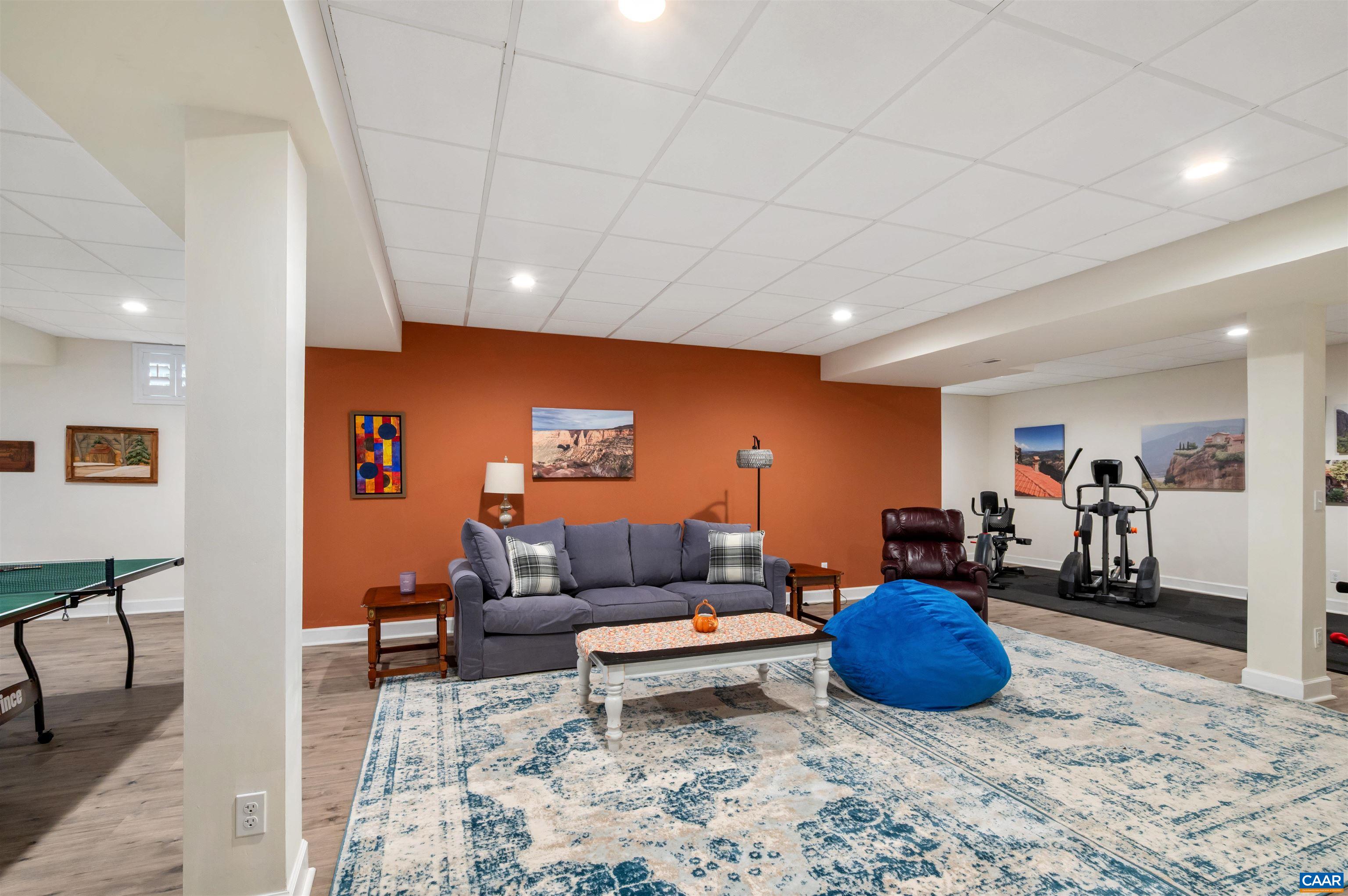184 WALNUT VIEW DR