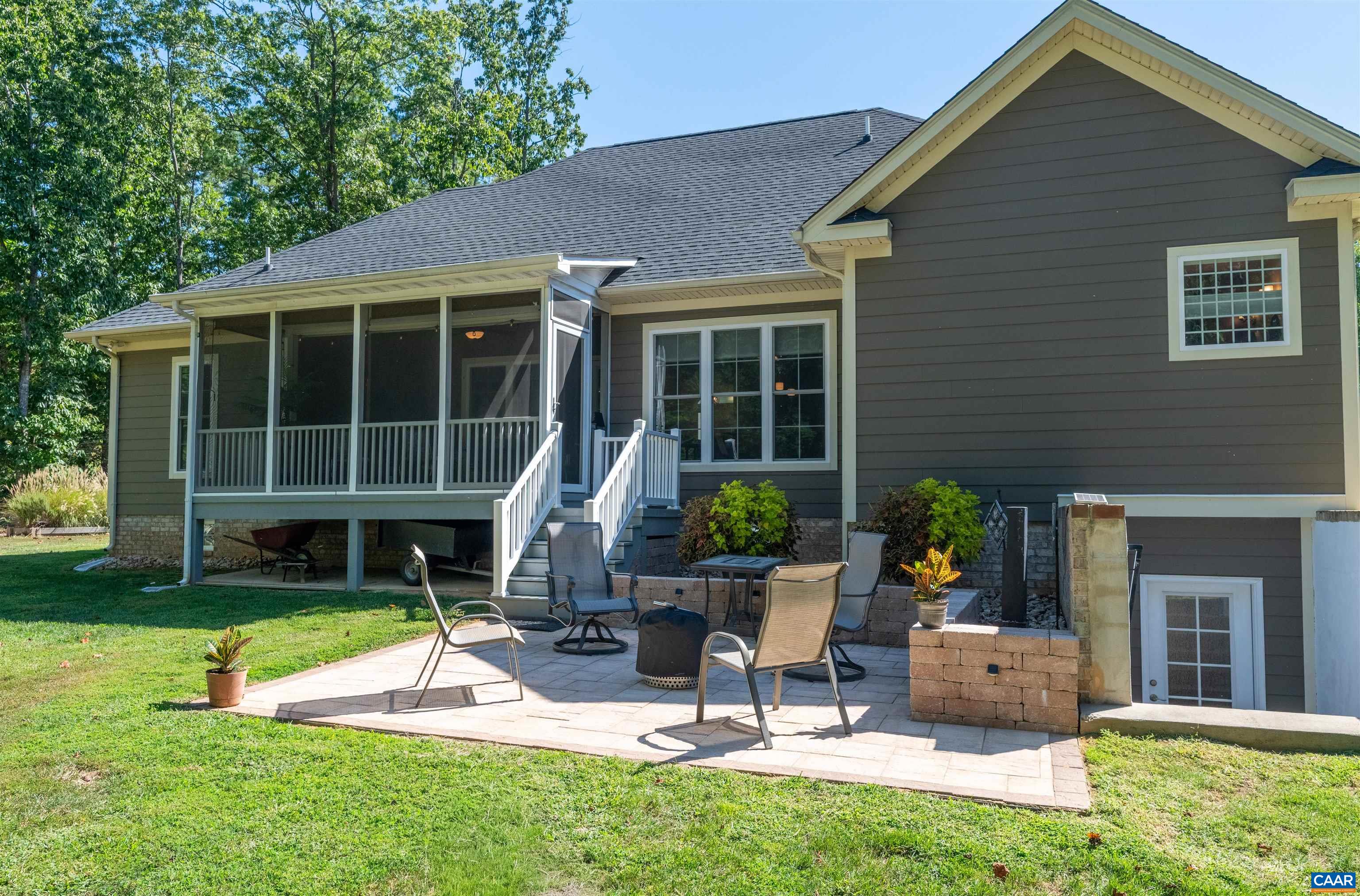 184 WALNUT VIEW DR