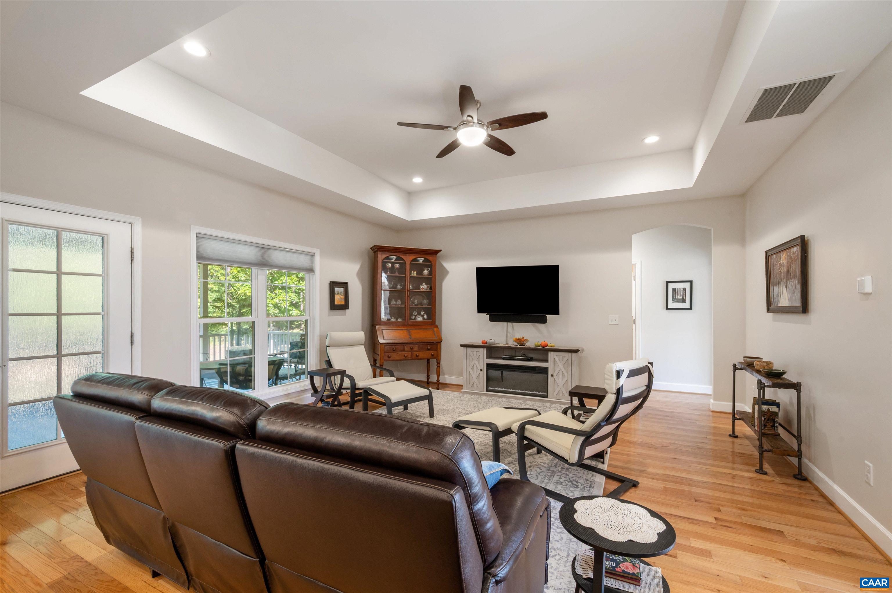 184 WALNUT VIEW DR