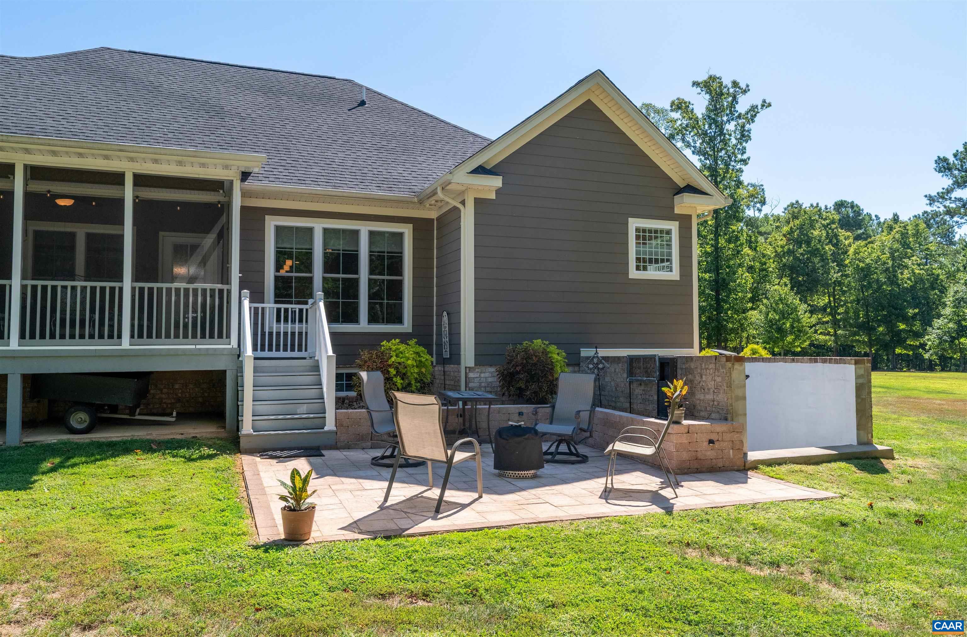 184 WALNUT VIEW DR
