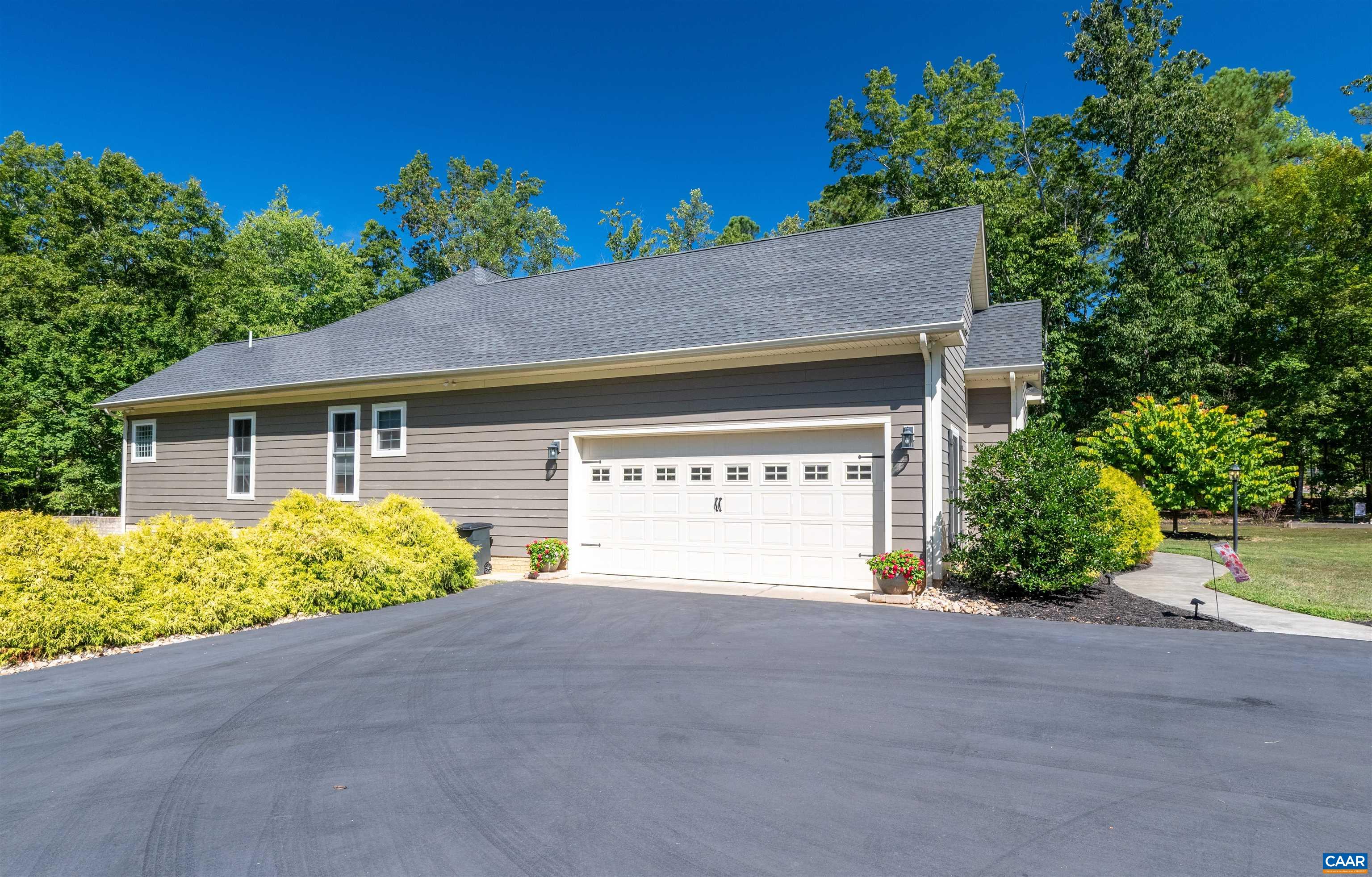 184 WALNUT VIEW DR