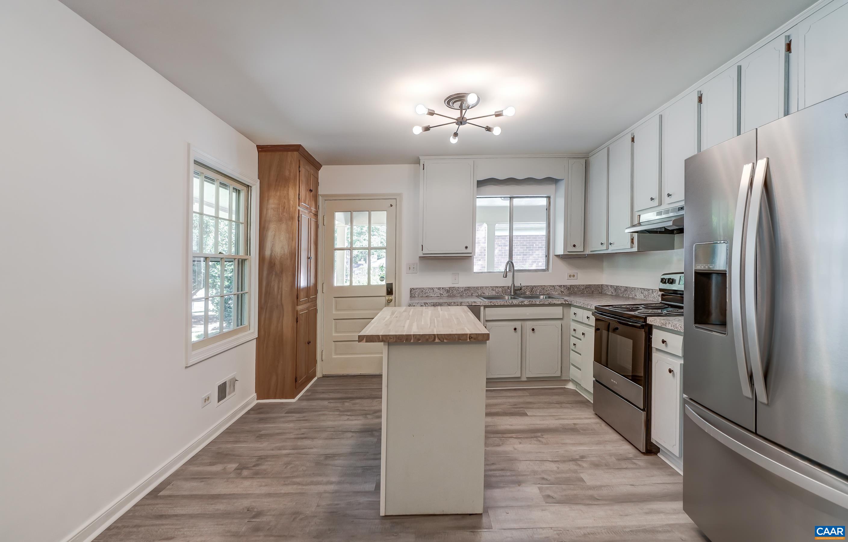 100 ELKHORN RD