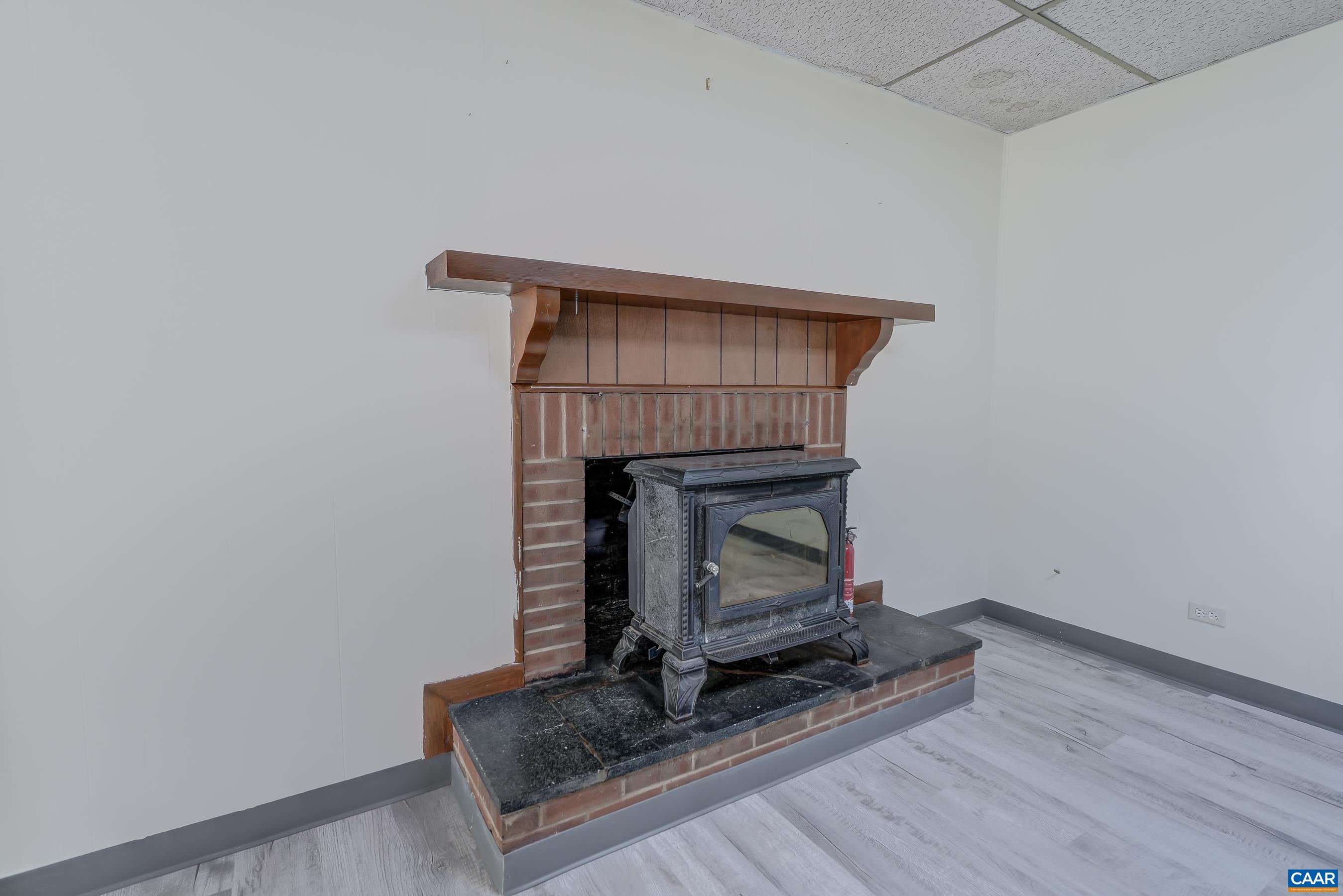 100 ELKHORN RD