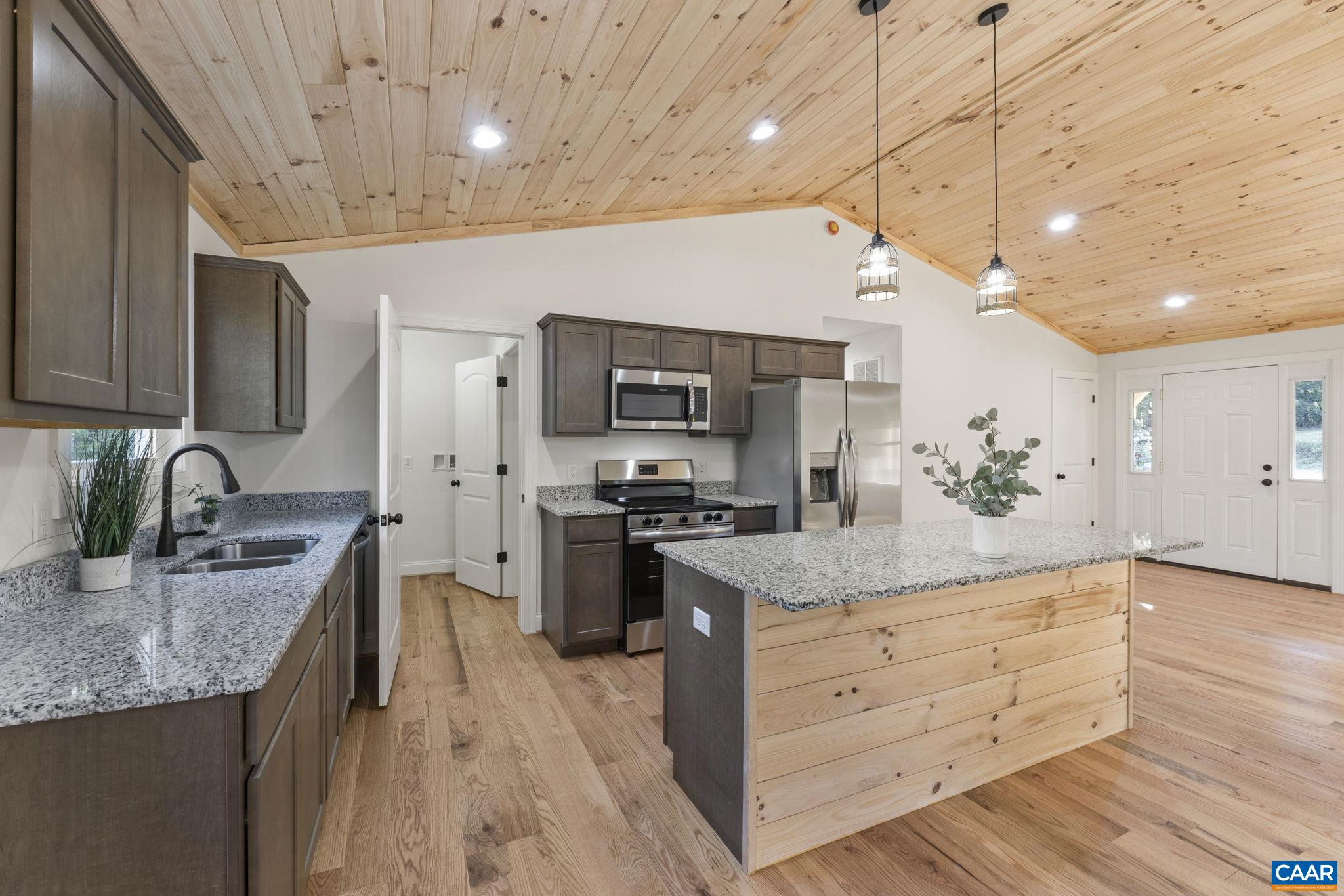 14116 DICKERSON LN