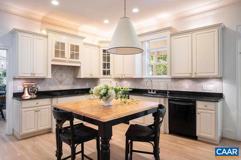 200 TURKS MOUNTAIN TRL