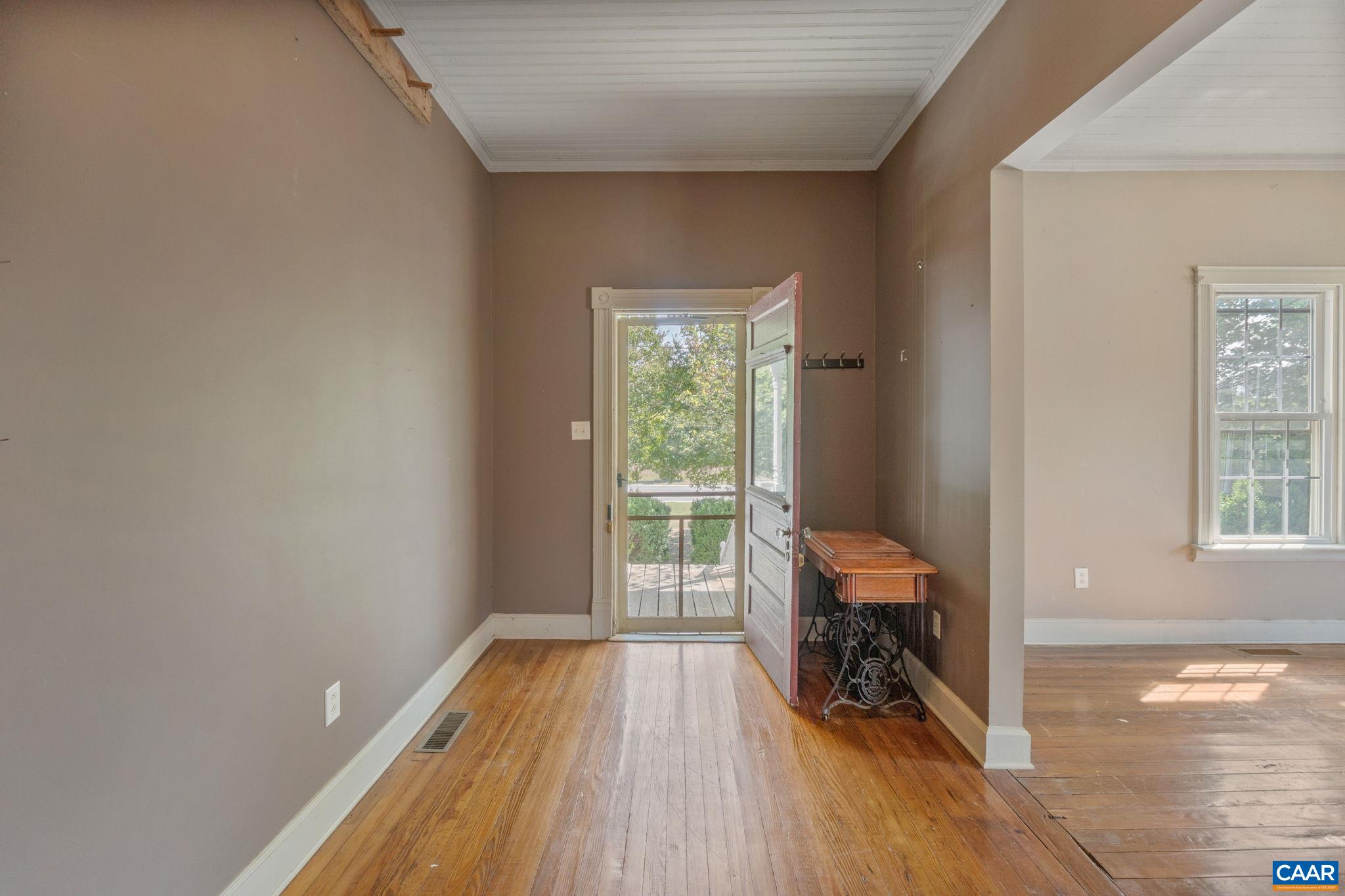 26171 N JAMES MADISON HWY