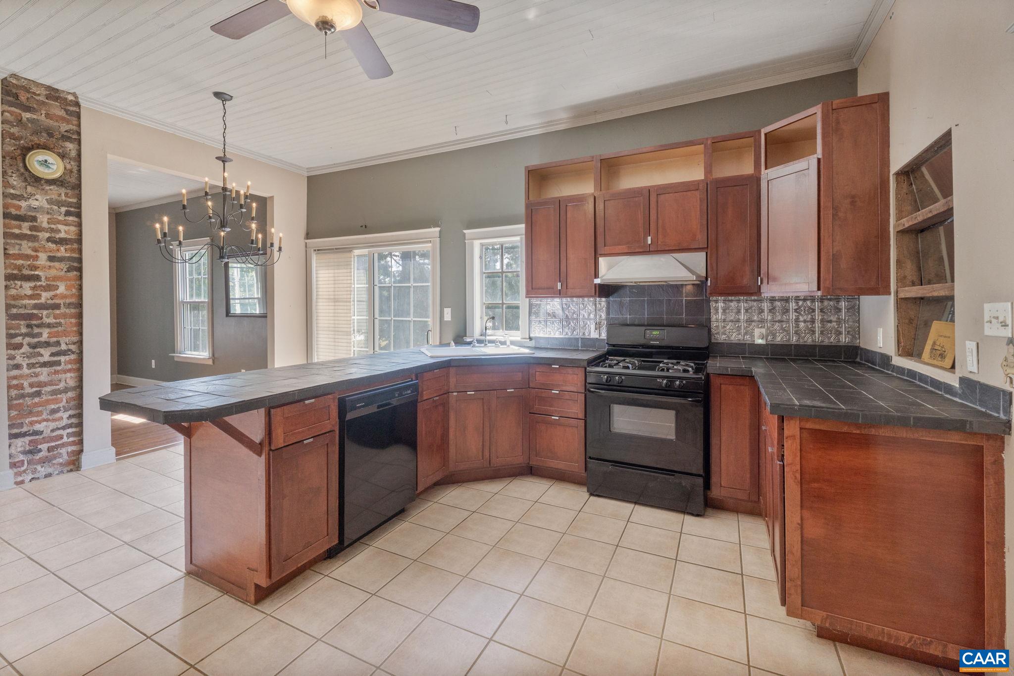 26171 N JAMES MADISON HWY