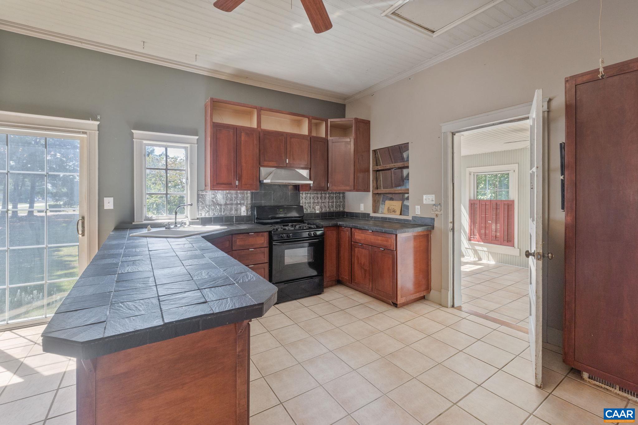 26171 N JAMES MADISON HWY