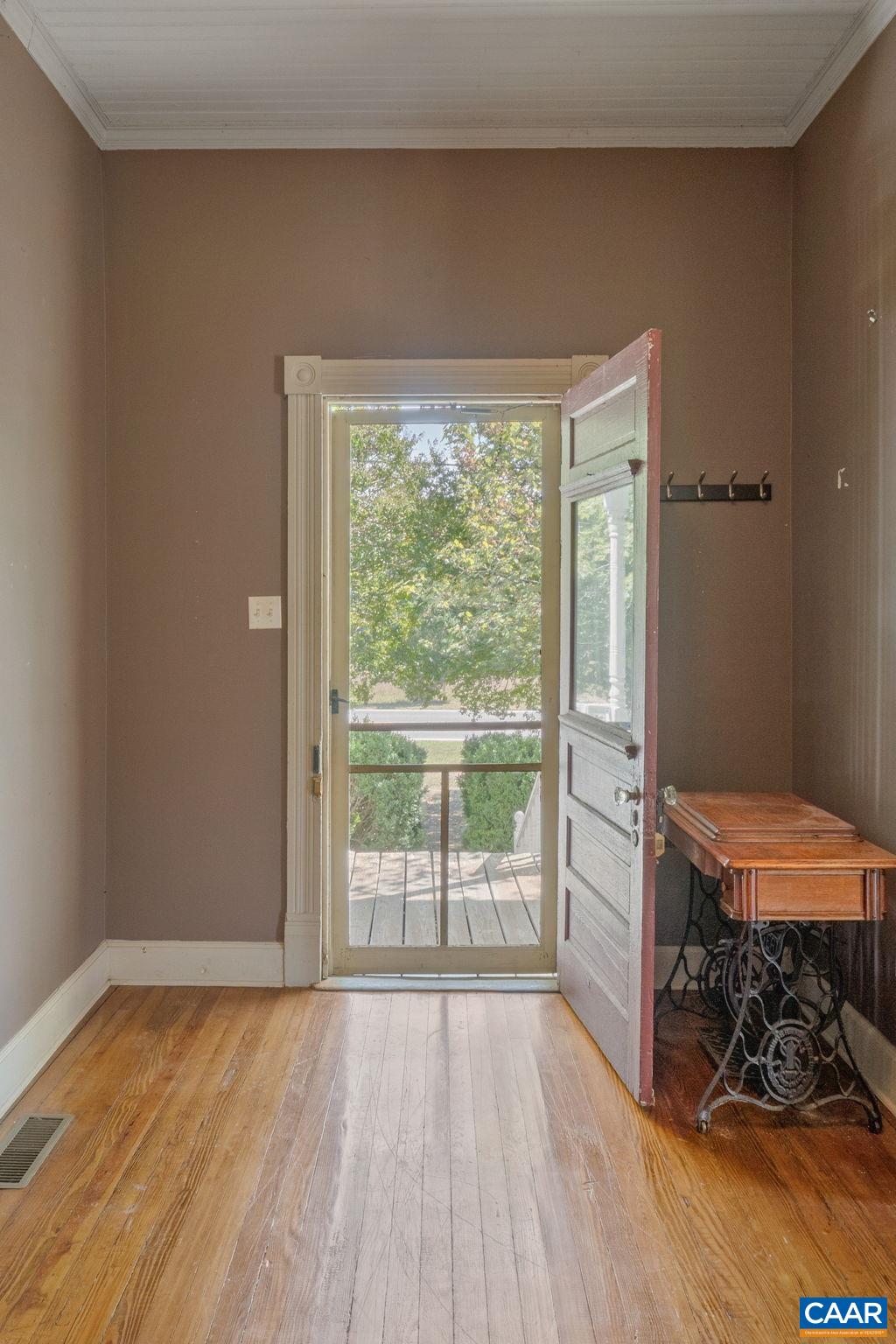 26171 N JAMES MADISON HWY