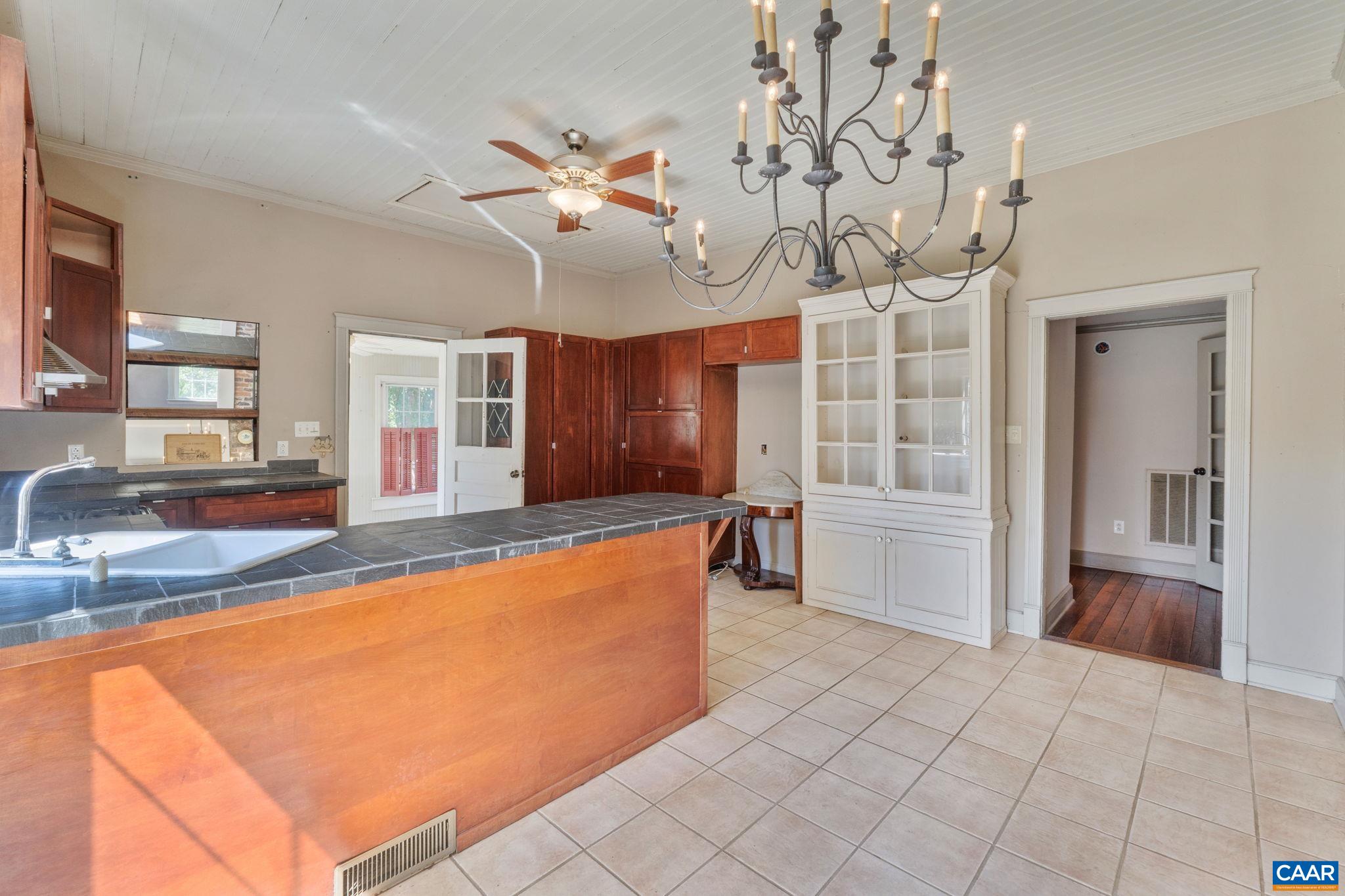 26171 N JAMES MADISON HWY