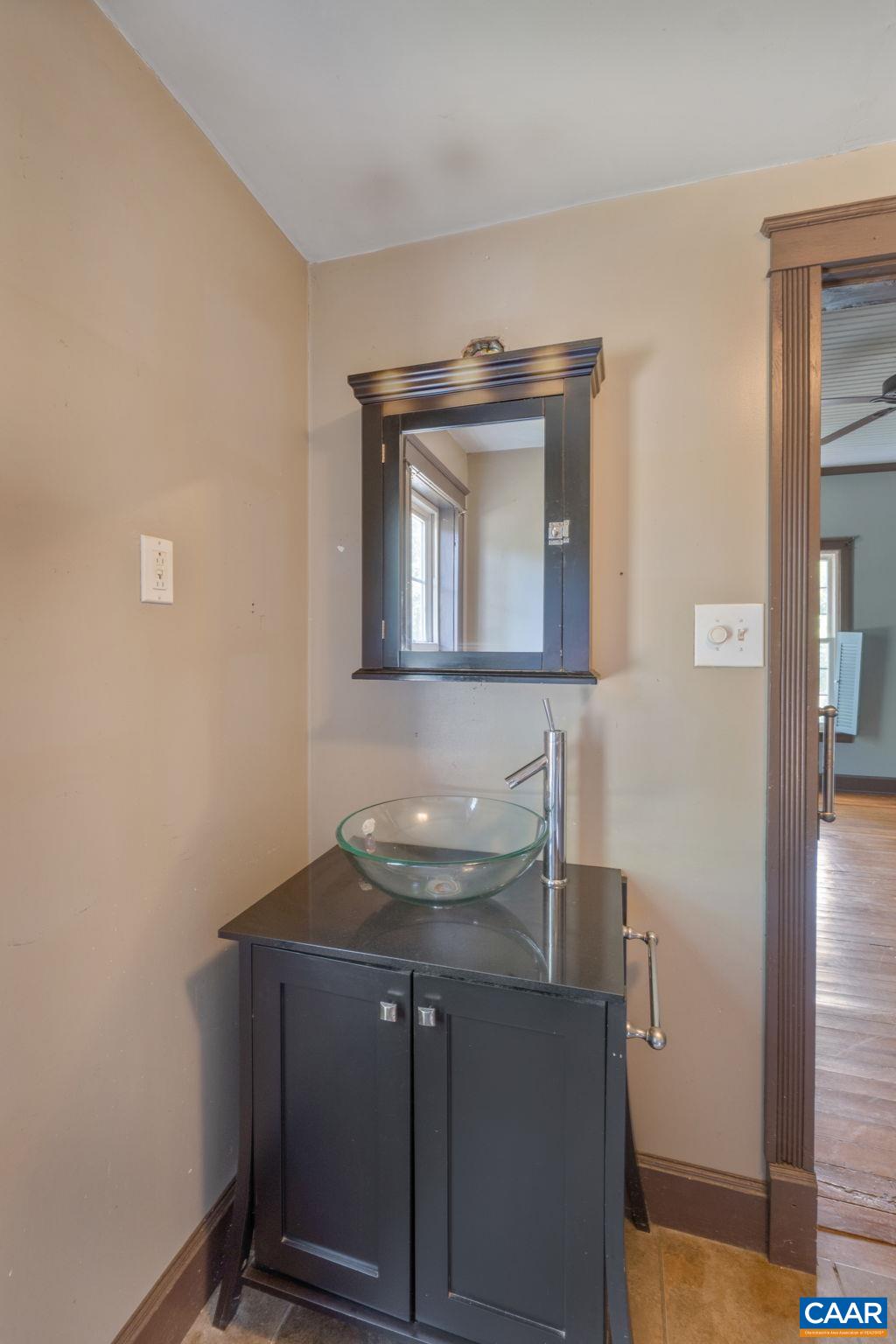 26171 N JAMES MADISON HWY