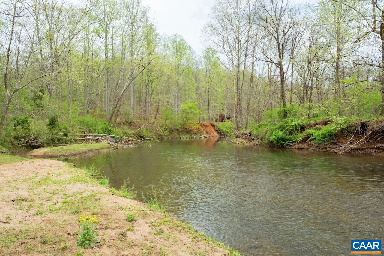 355 RIVER BLUFF LN