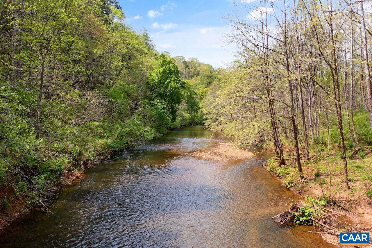 355 RIVER BLUFF LN