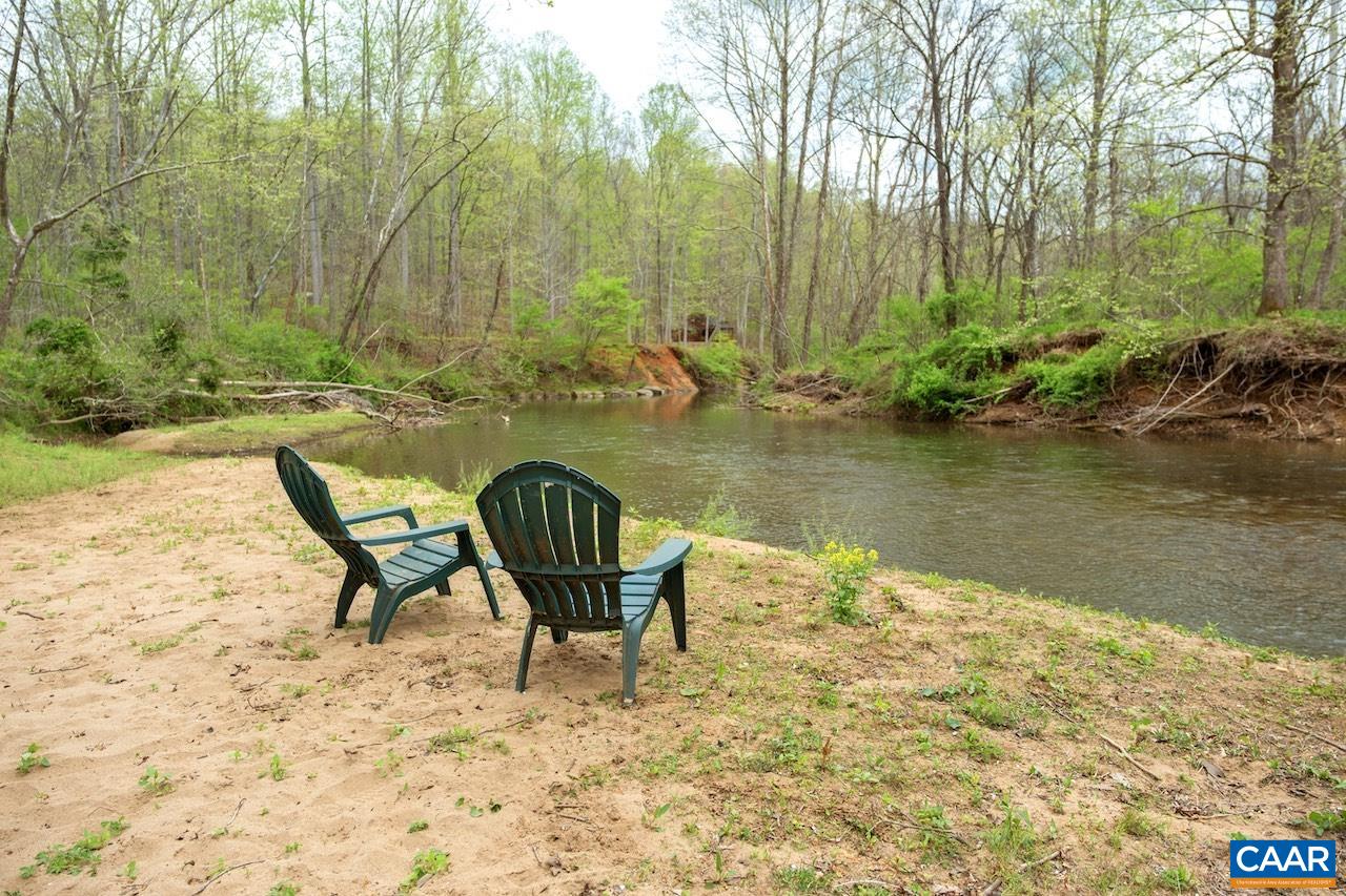 355 RIVER BLUFF LN