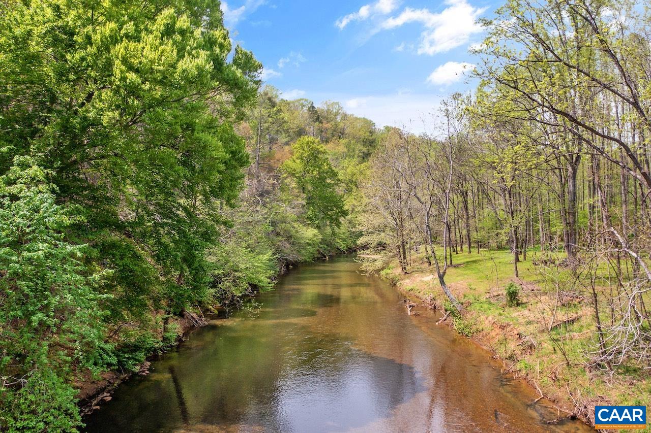 355 RIVER BLUFF LN