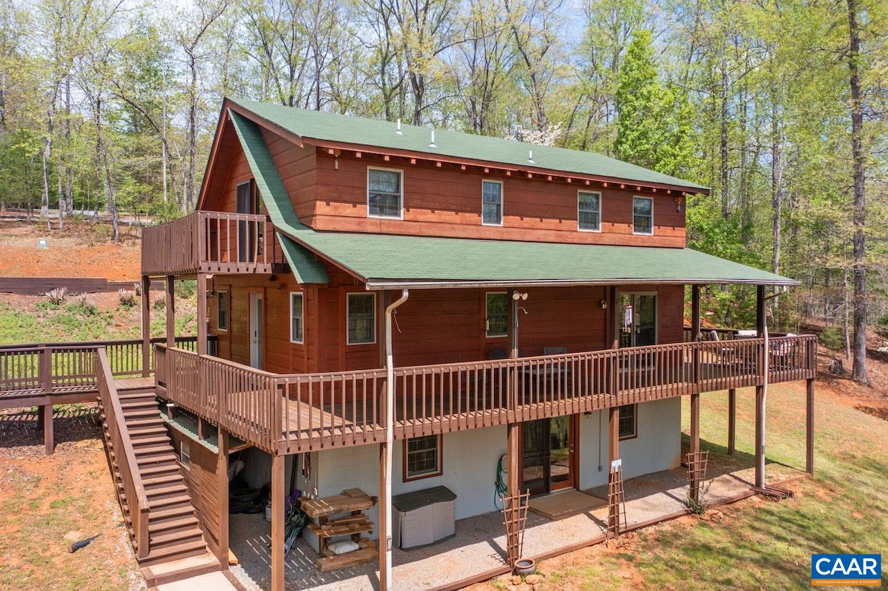 355 RIVER BLUFF LN