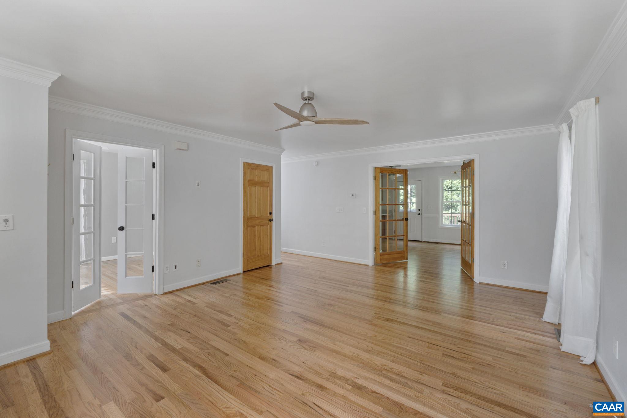 118 ROYS PL
