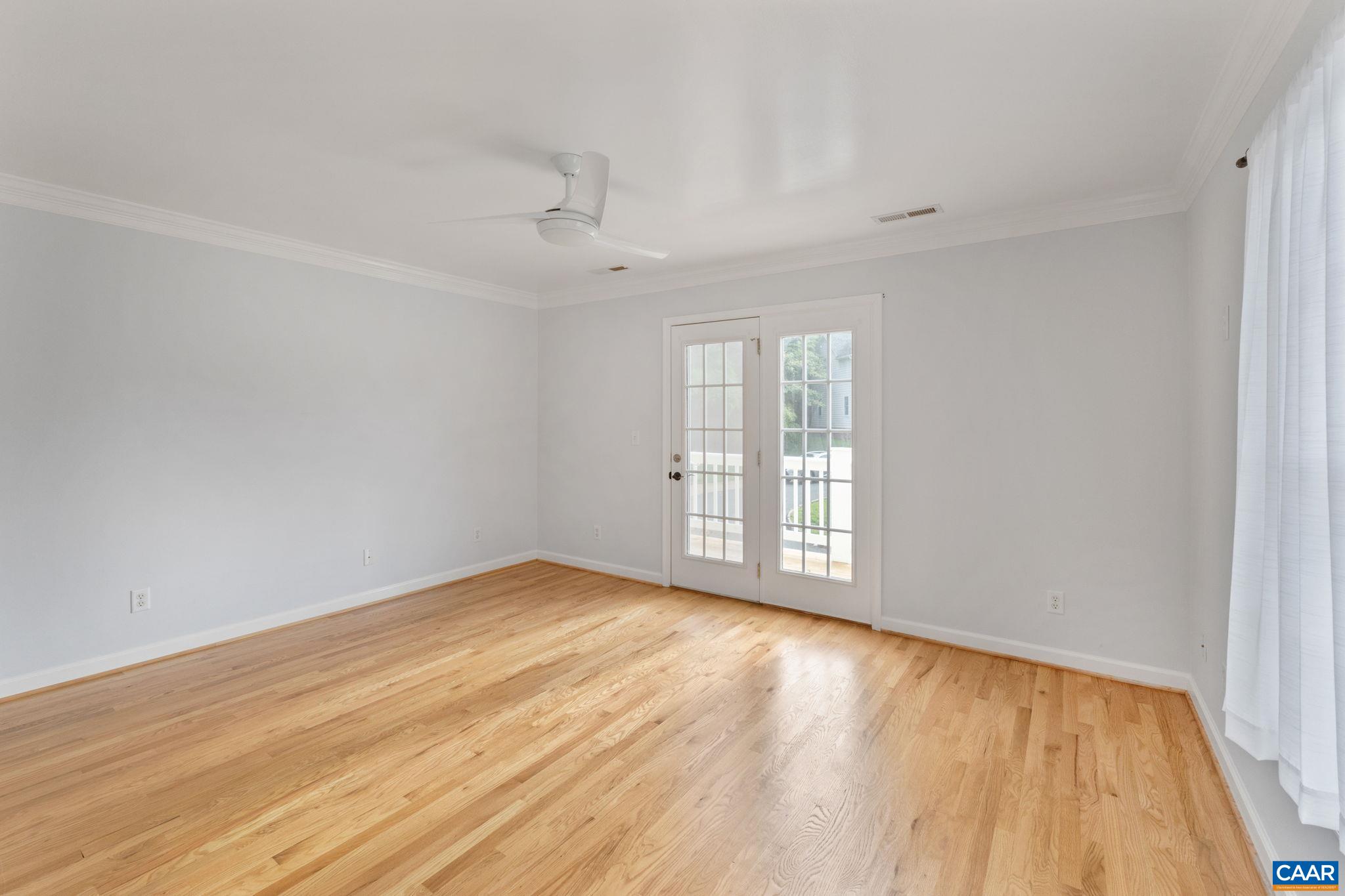 118 ROYS PL