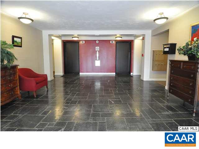 1800 JEFFERSON PARK AVE Unit: 17