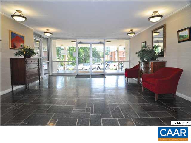 1800 JEFFERSON PARK AVE Unit: 17