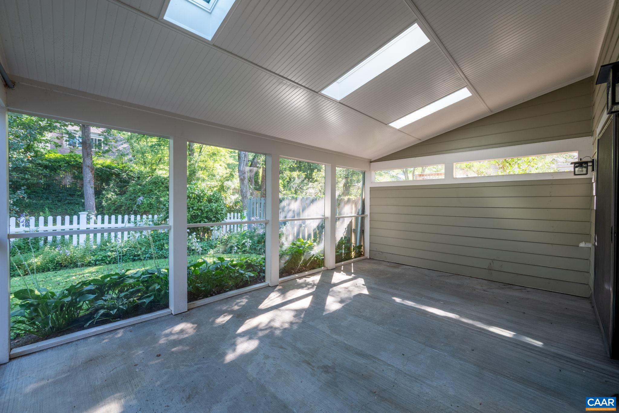 1467 MONTEREY DR