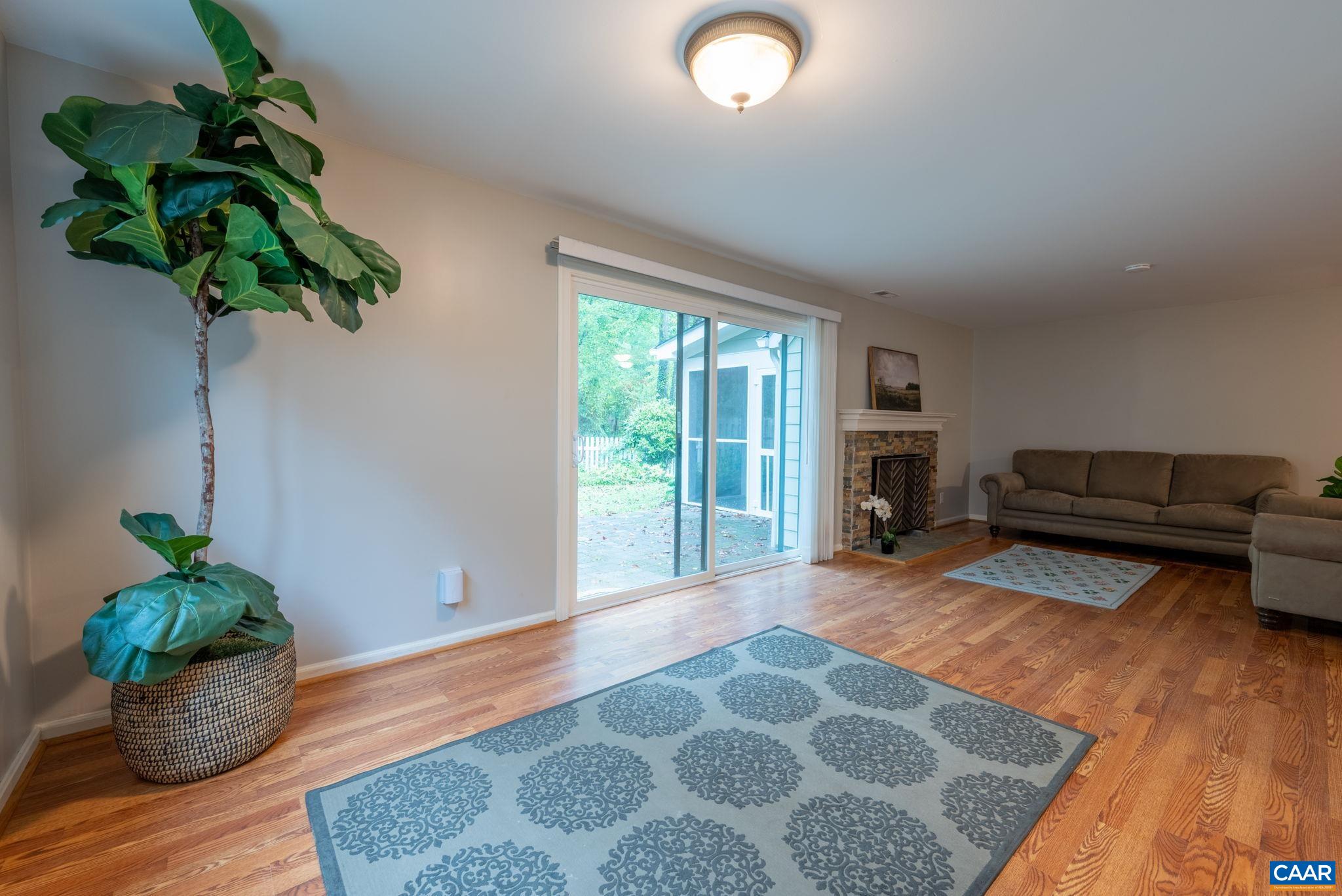 1467 MONTEREY DR