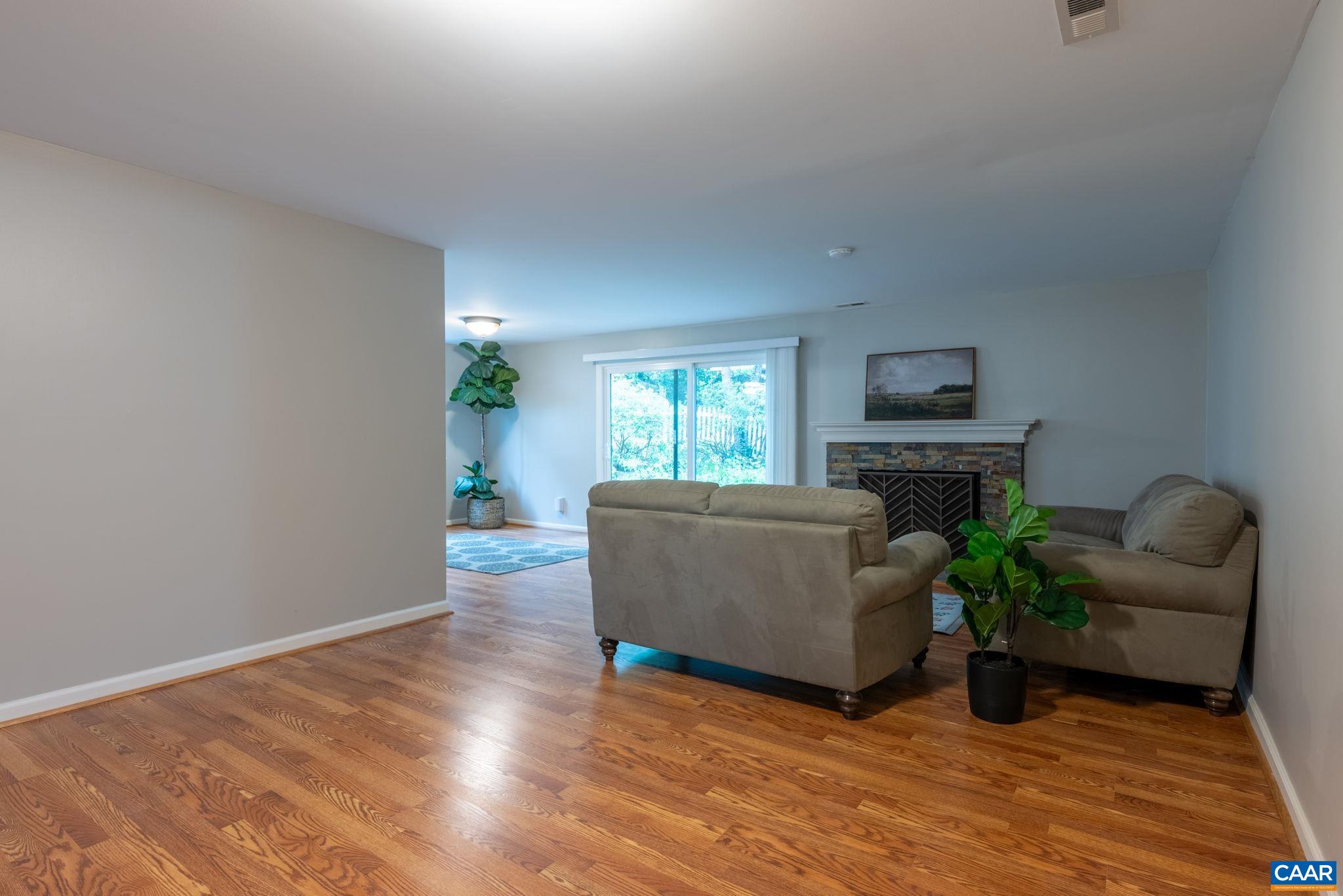 1467 MONTEREY DR