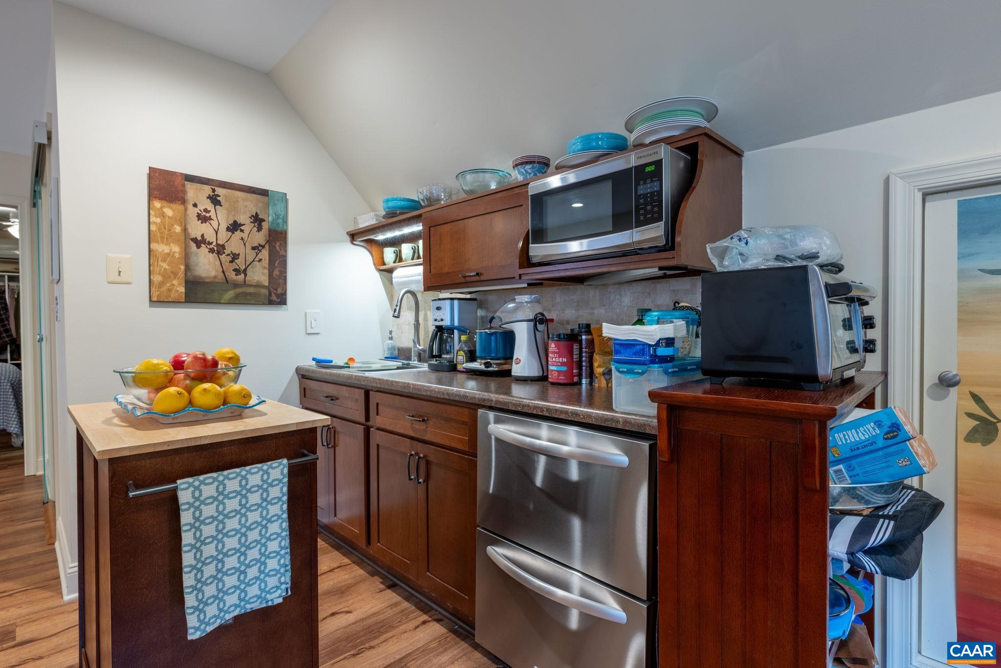 1467 MONTEREY DR
