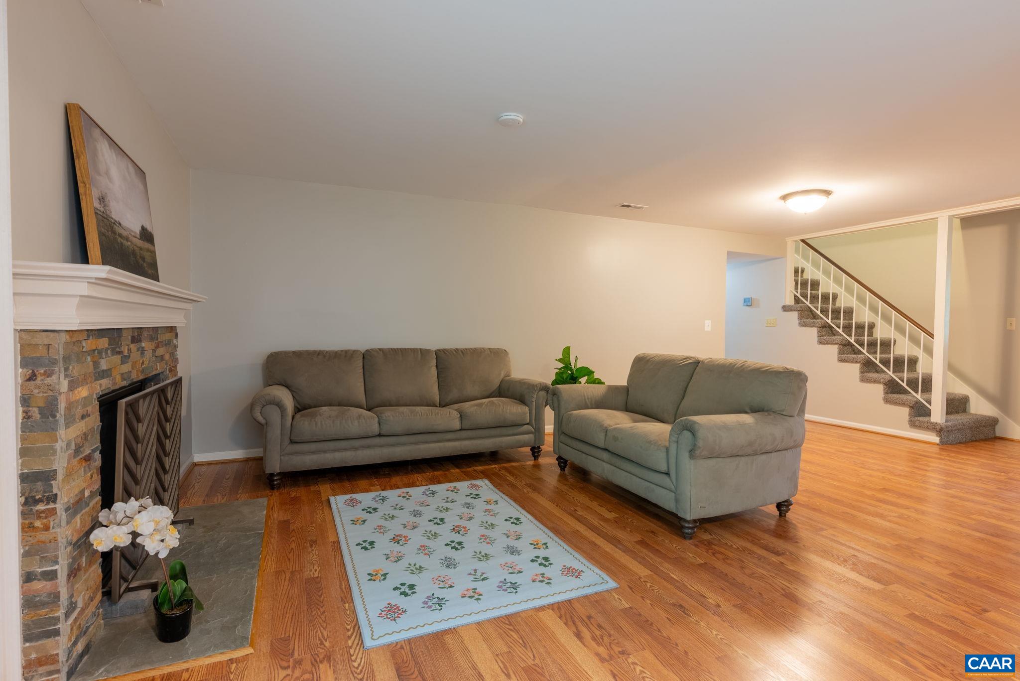 1467 MONTEREY DR