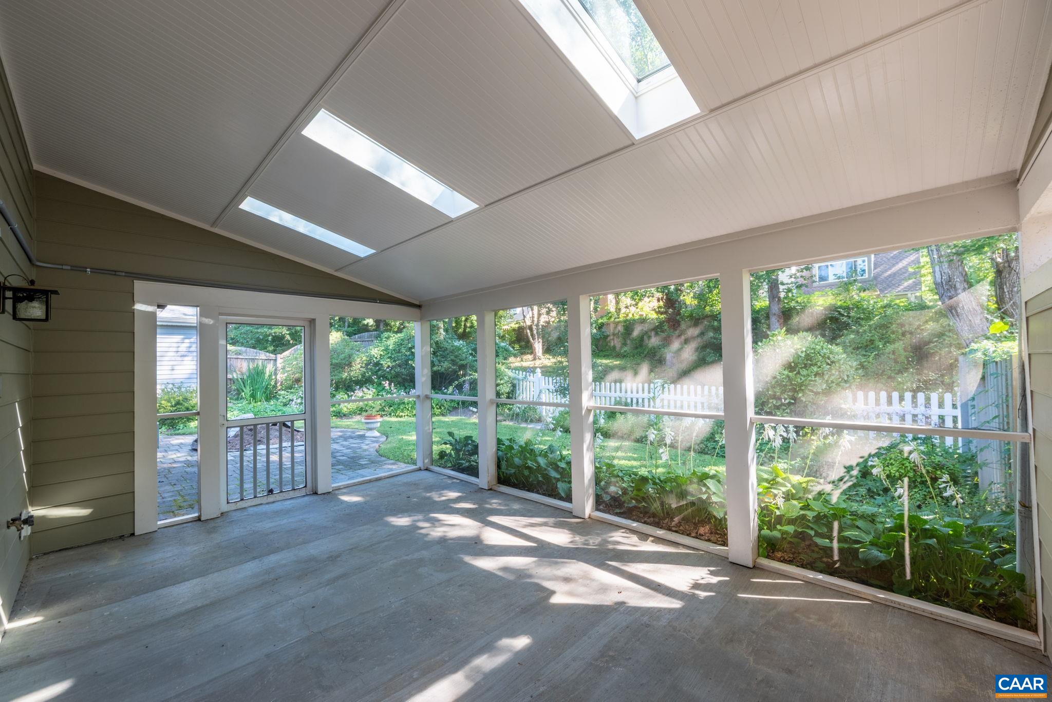 1467 MONTEREY DR