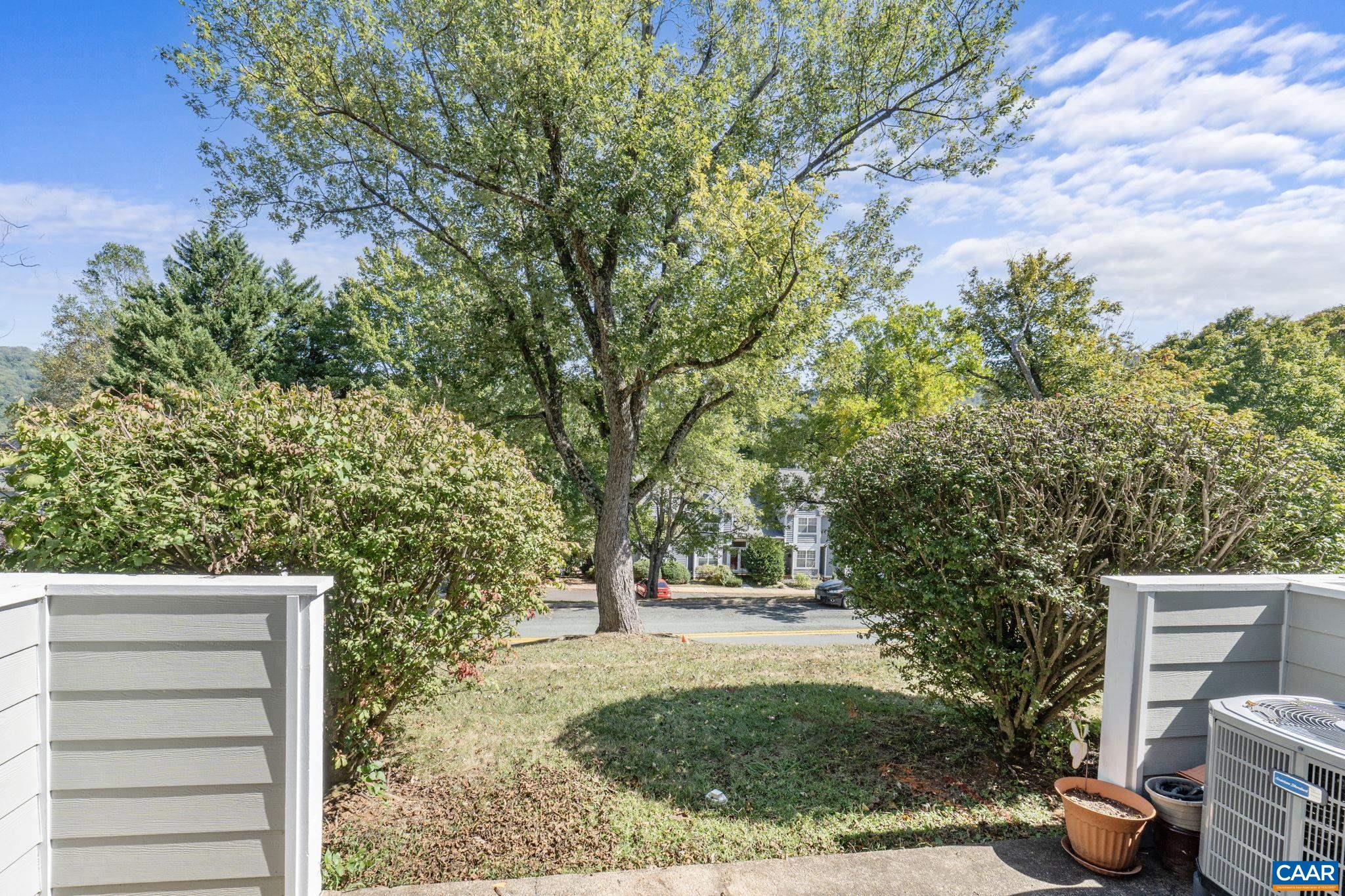 1264 MAPLE VIEW DR