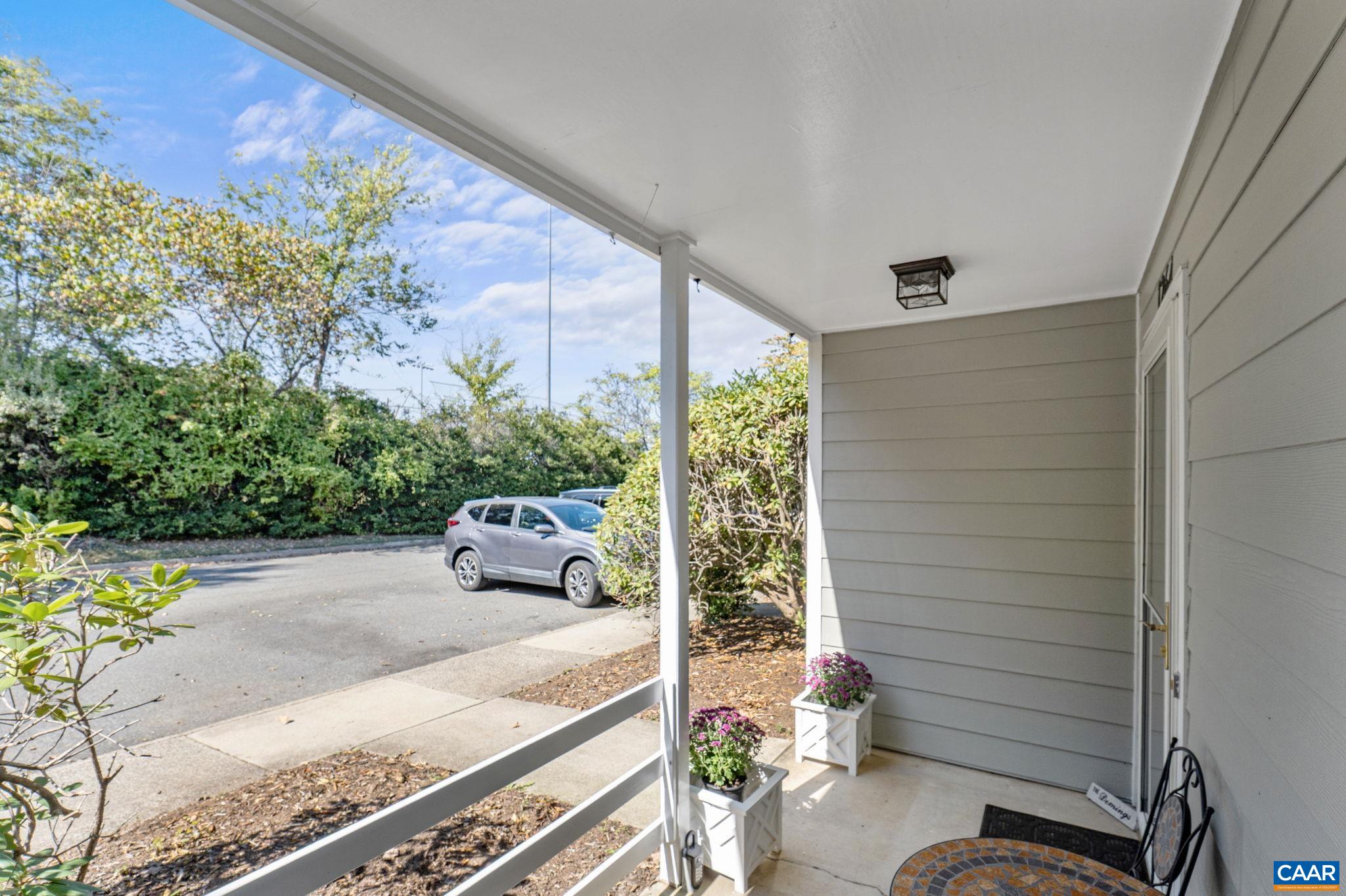 1264 MAPLE VIEW DR