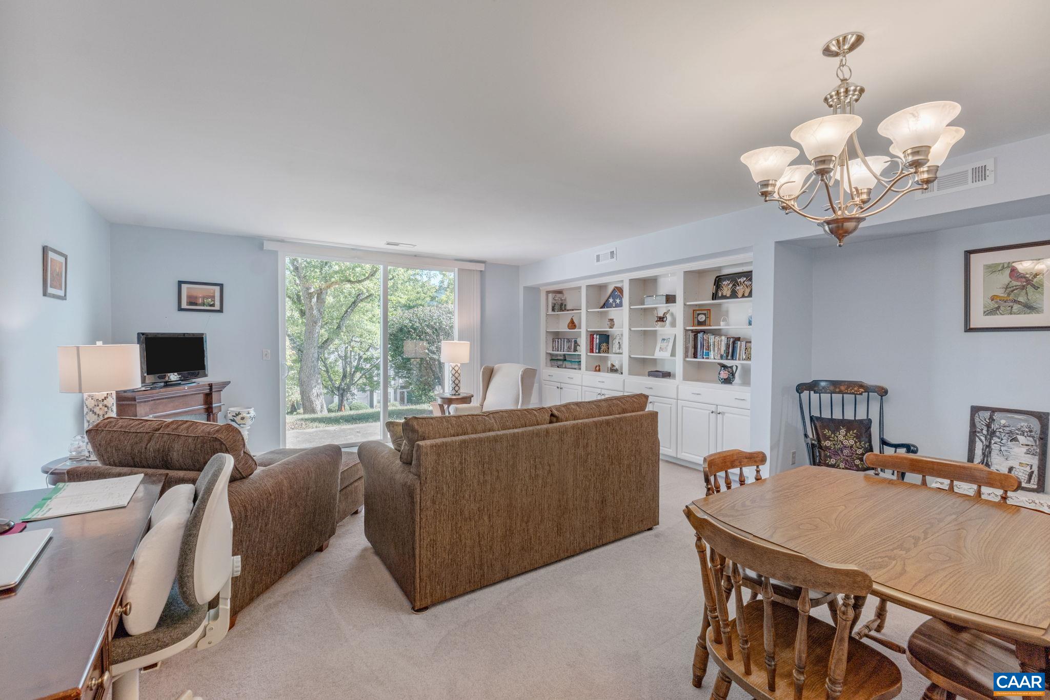 1264 MAPLE VIEW DR