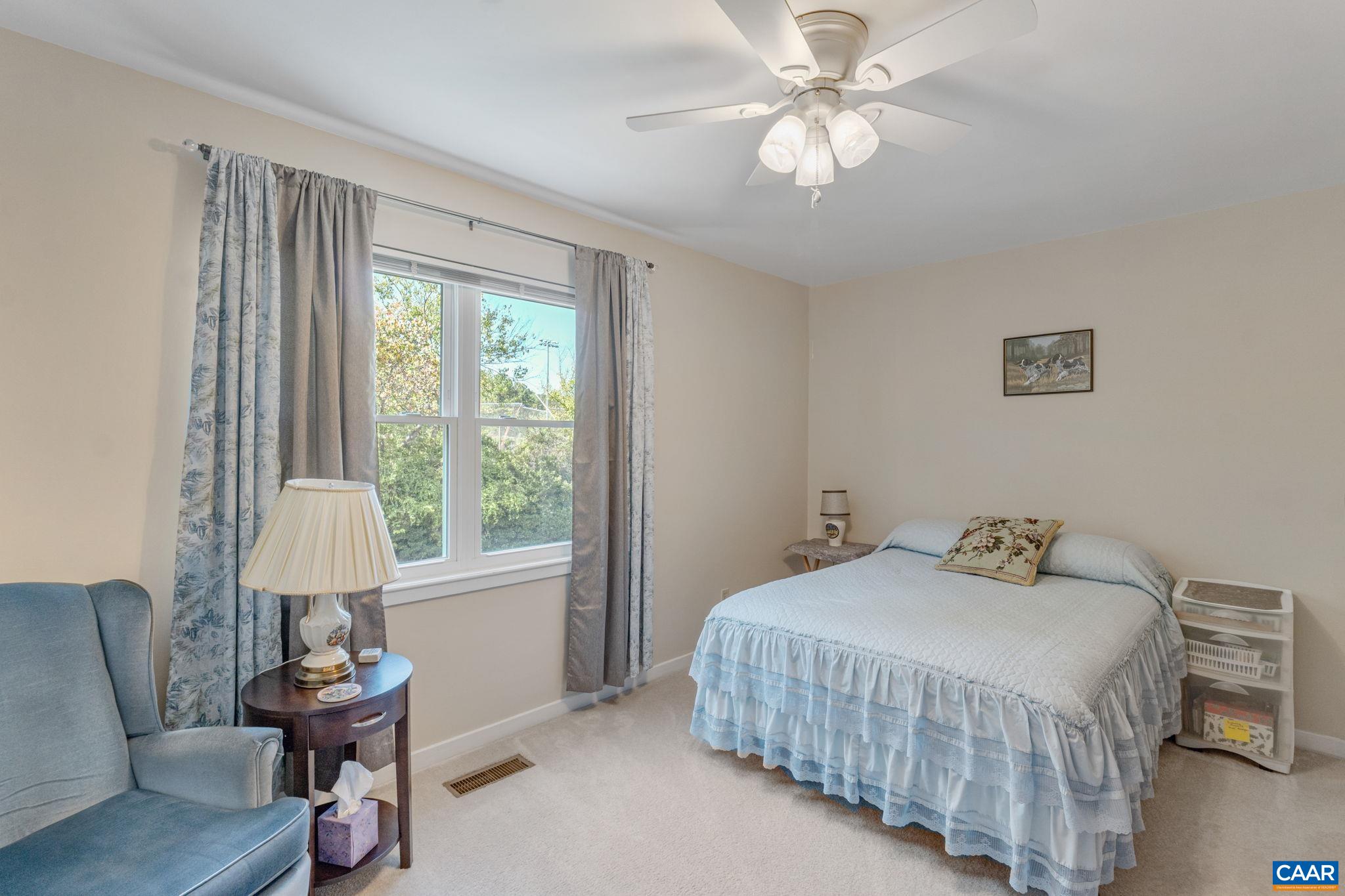 1264 MAPLE VIEW DR