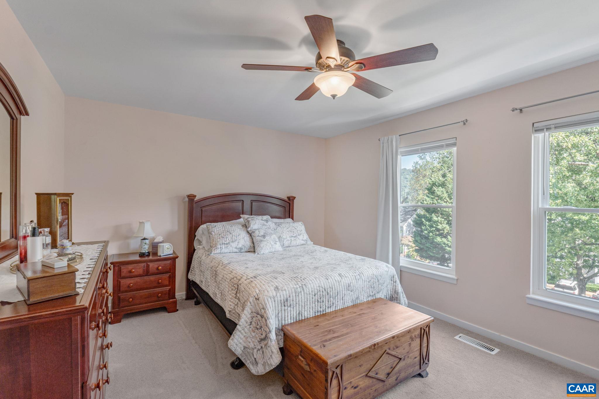 1264 MAPLE VIEW DR